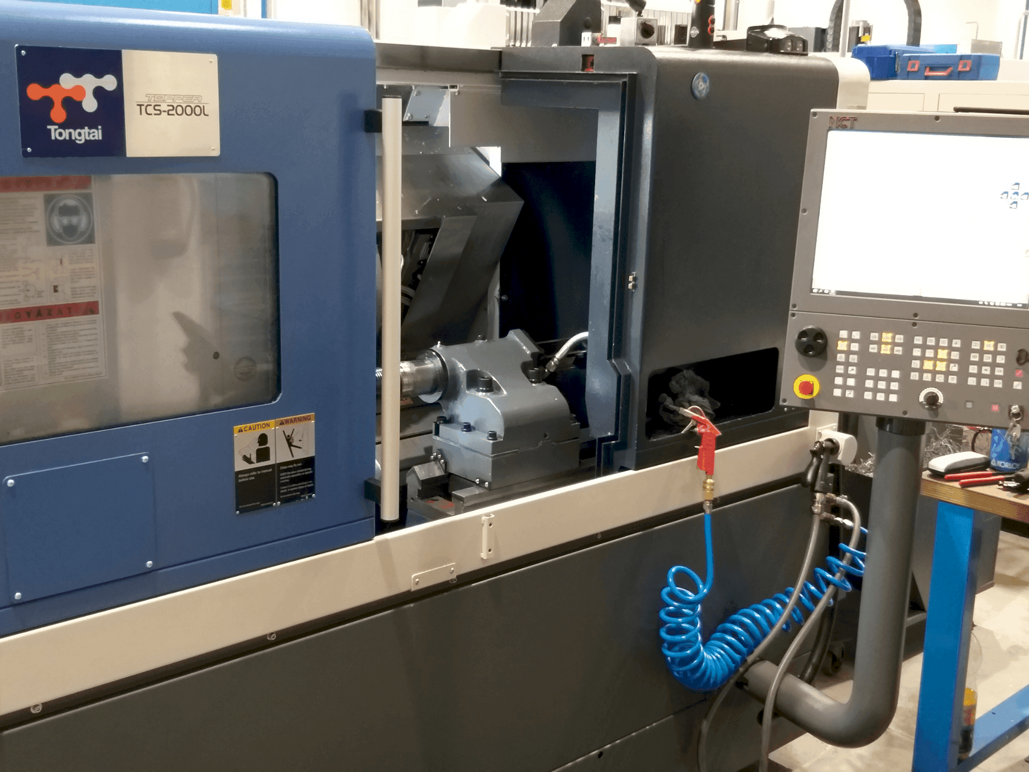 Vue de face de la machine Tongtai TCS2000LDT