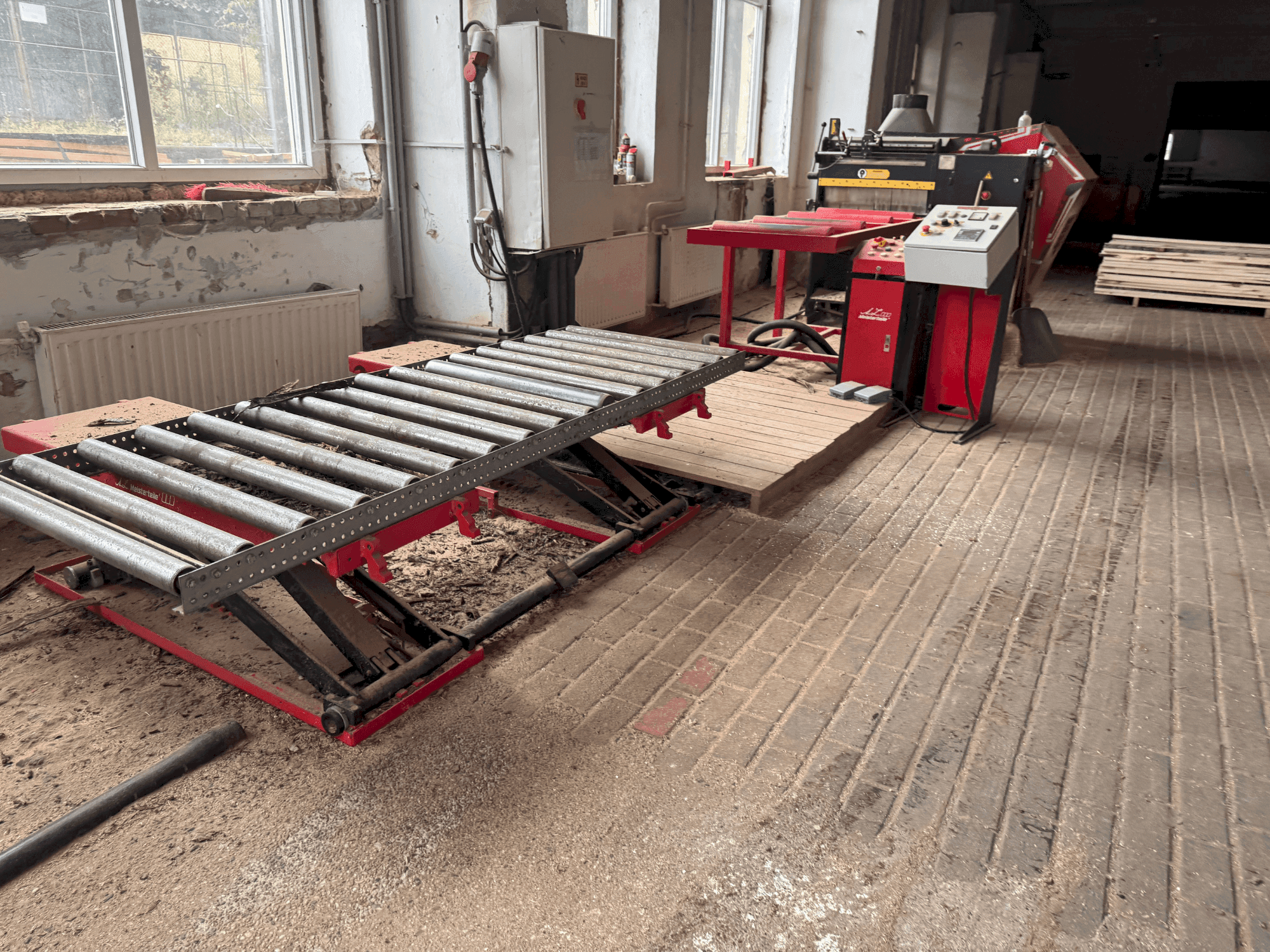 Vue de face de la machine WRAVOR Multirip 750 20-100