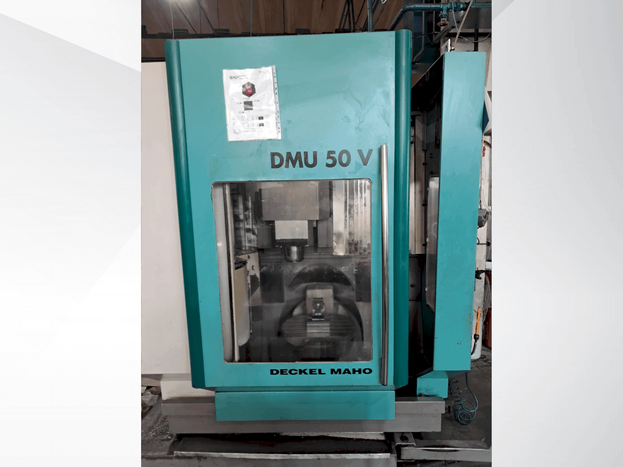 Vue de face de la machine DECKEL MAHO DMU 50V