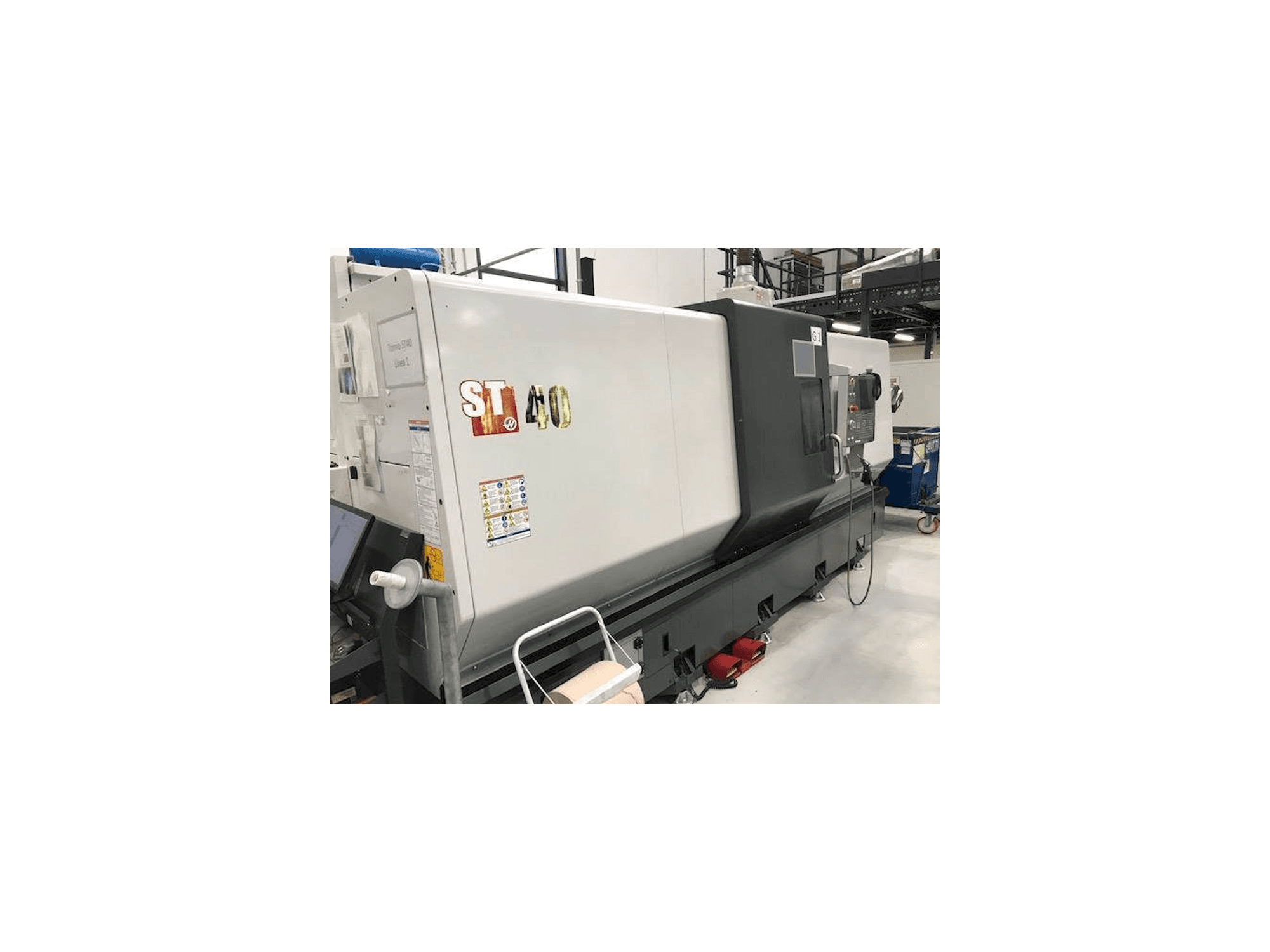 Vue de face de la machine HAAS ST40