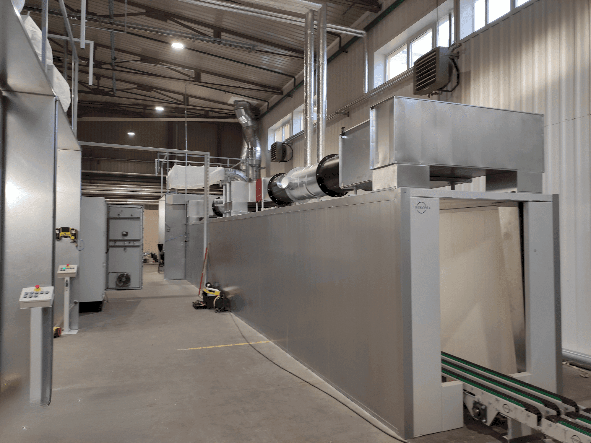 Vue latérale de la machine WIKOMA LL001