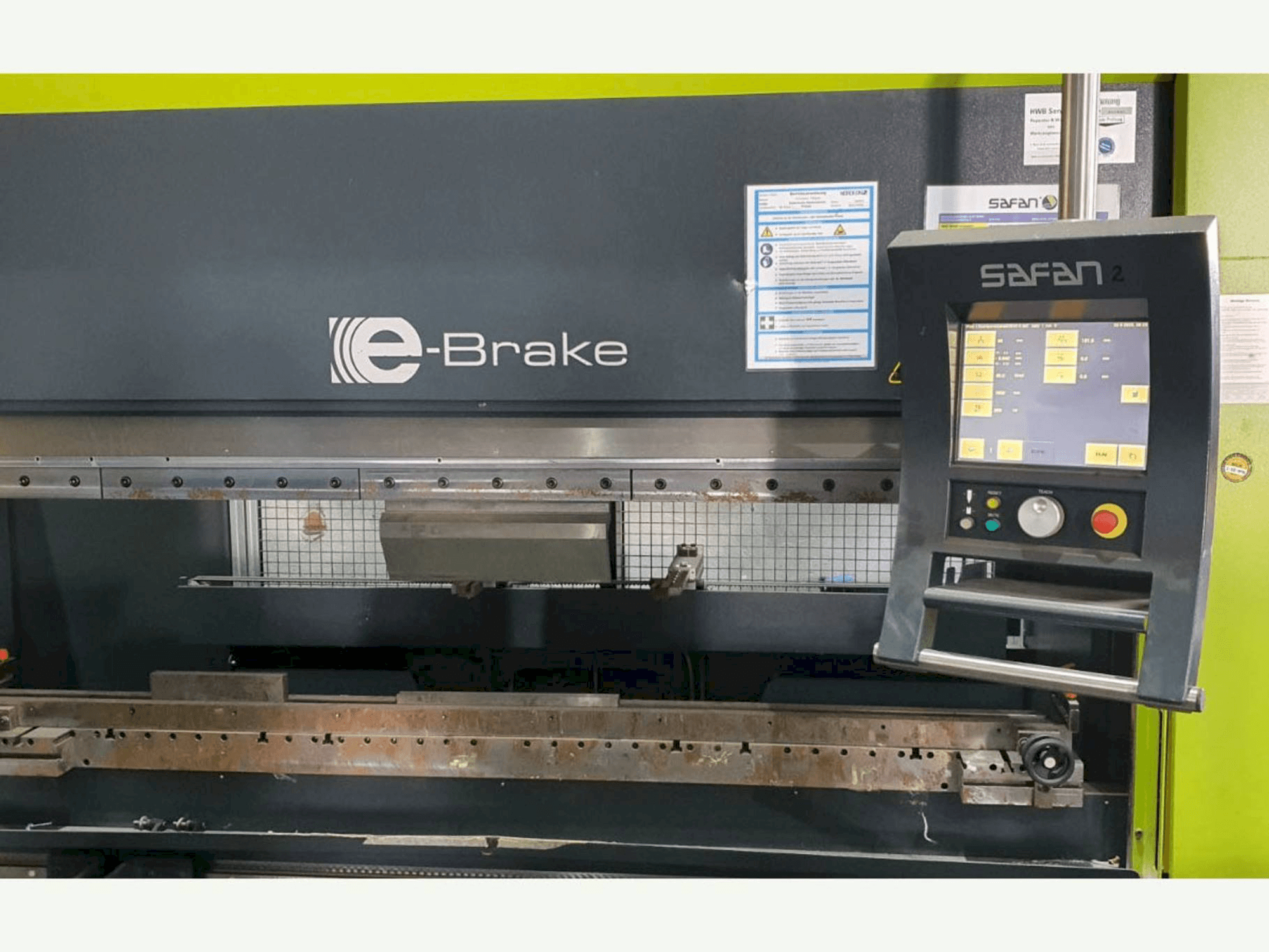 Vue de face de la machine Safan E-brake 50-2050 ts1