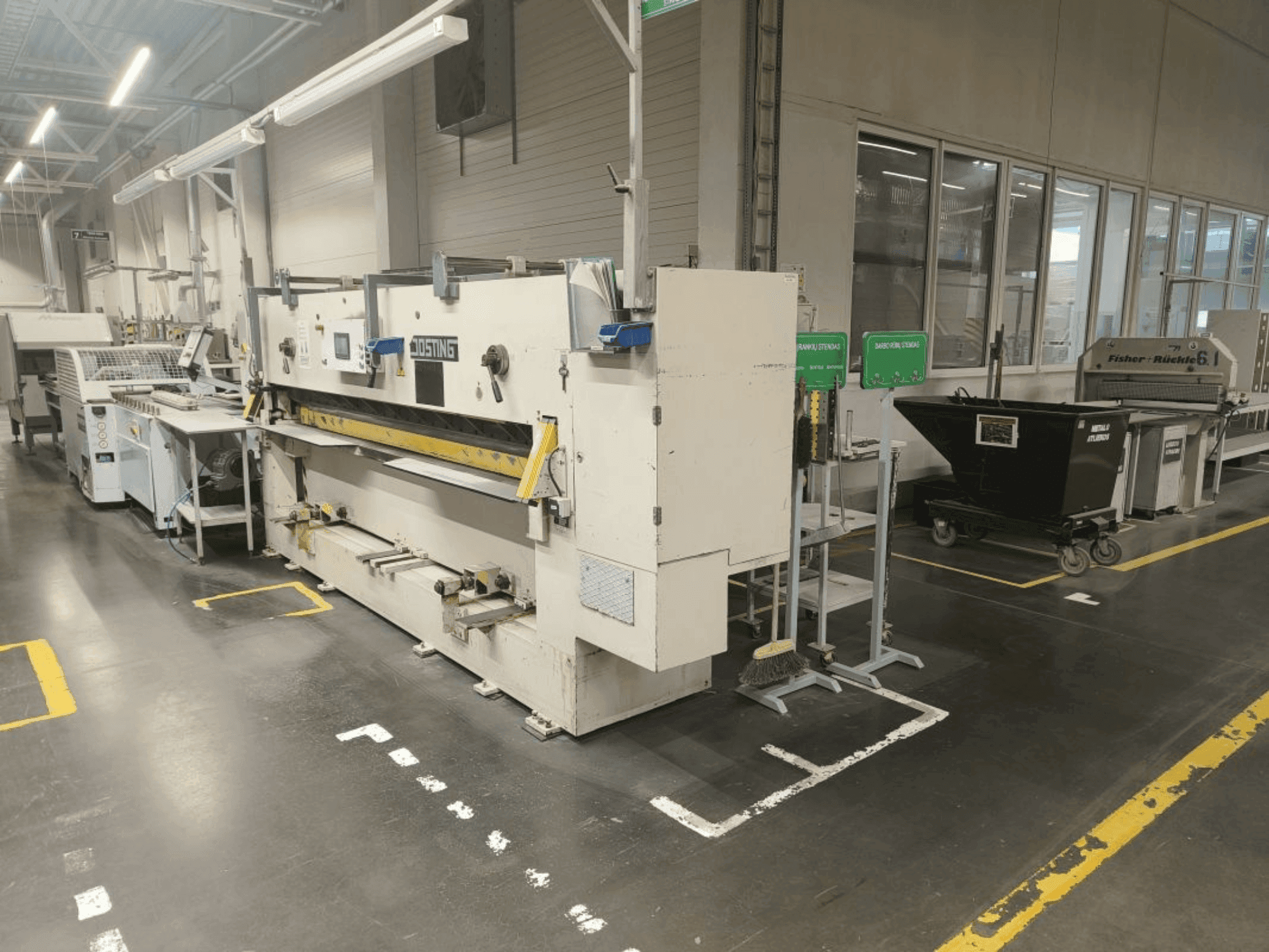 Vue de face de la machine JOSTING ZFS 2800