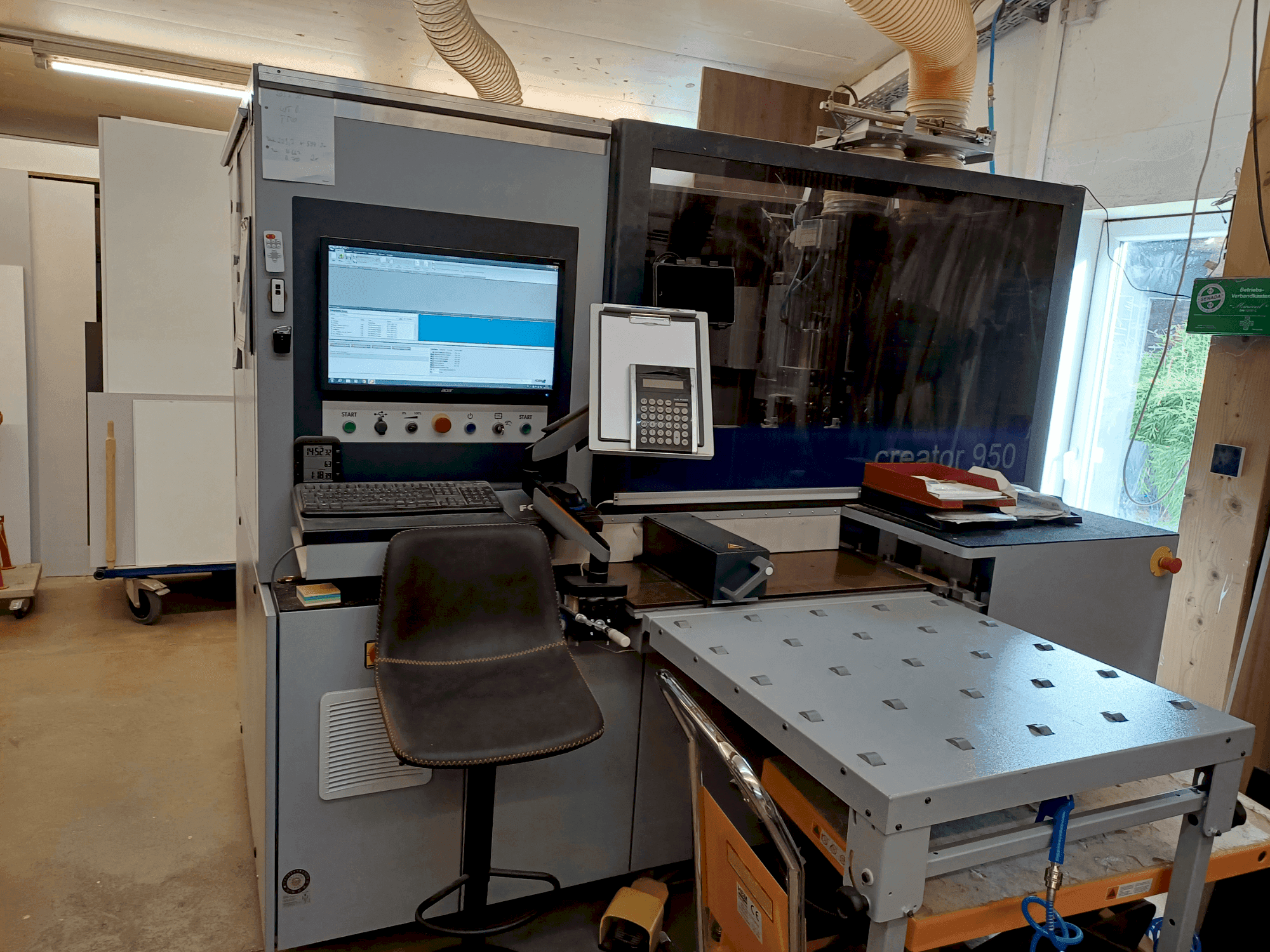 Vue de face de la machine FORMAT4 CNC CREATOR 950