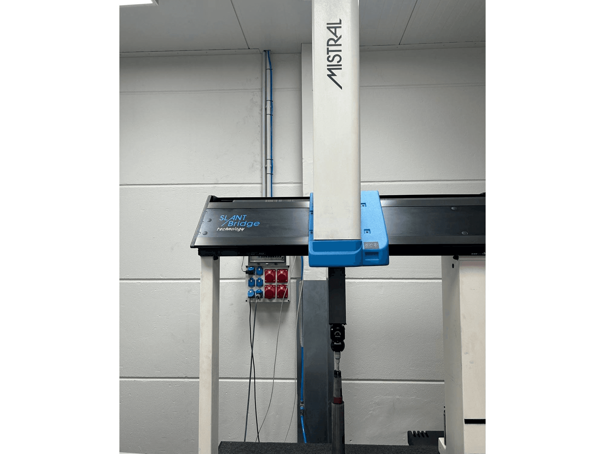 Vue de face de la machine DEA Mistrall