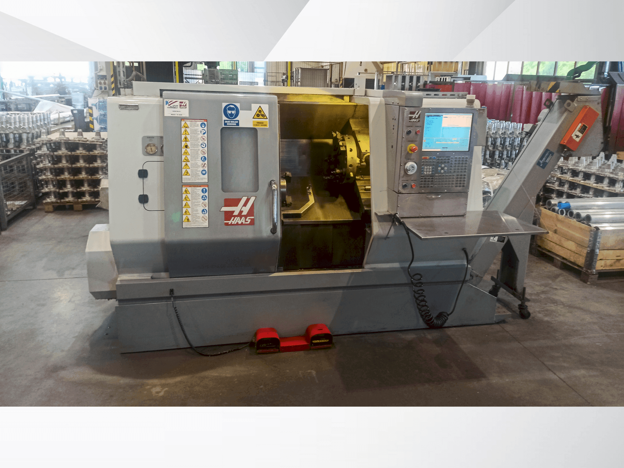 Vue de face de la machine HAAS SL-20TBHE