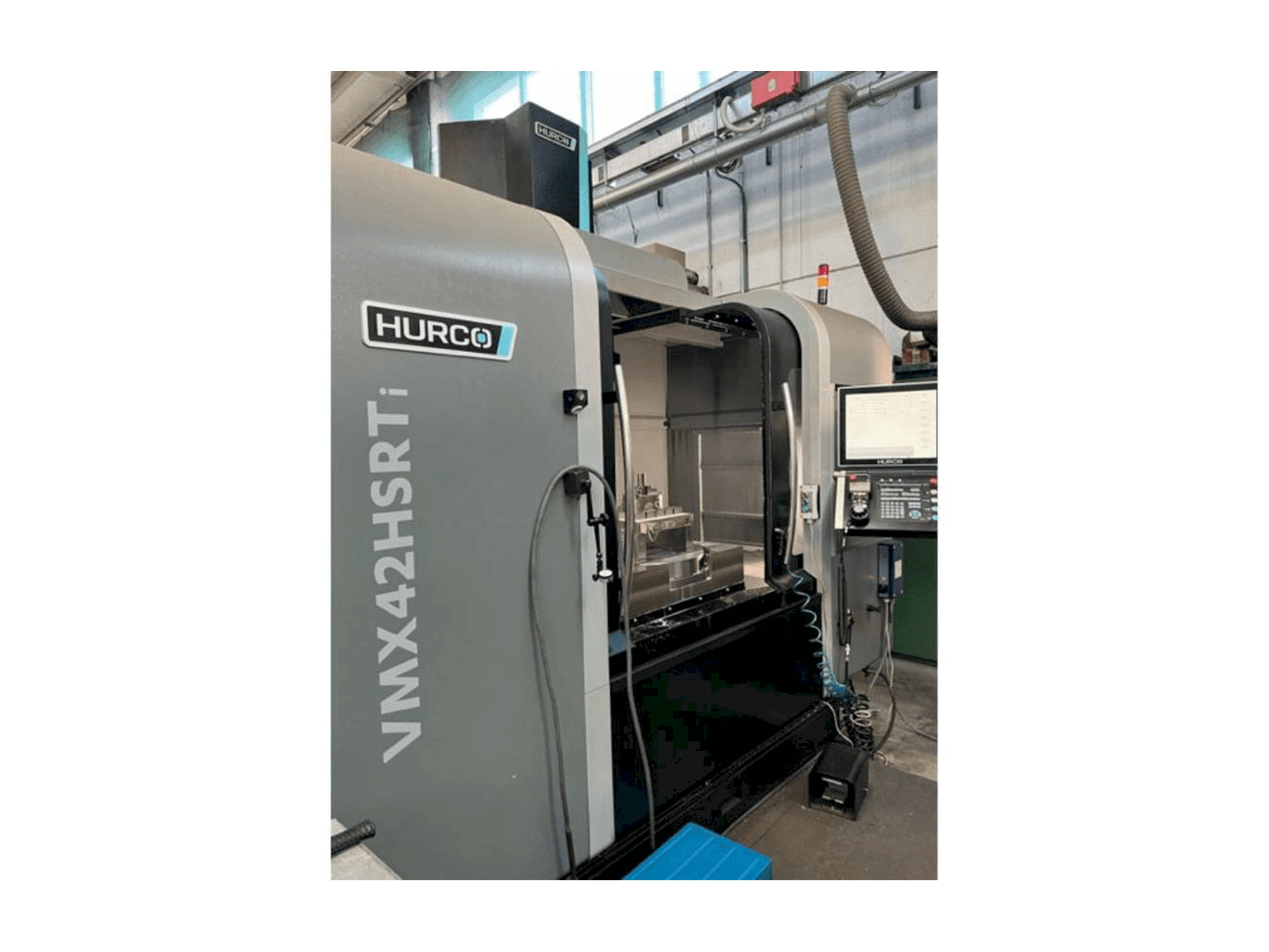Vue latérale gauche de la machine Hurco VMX42HSRTi