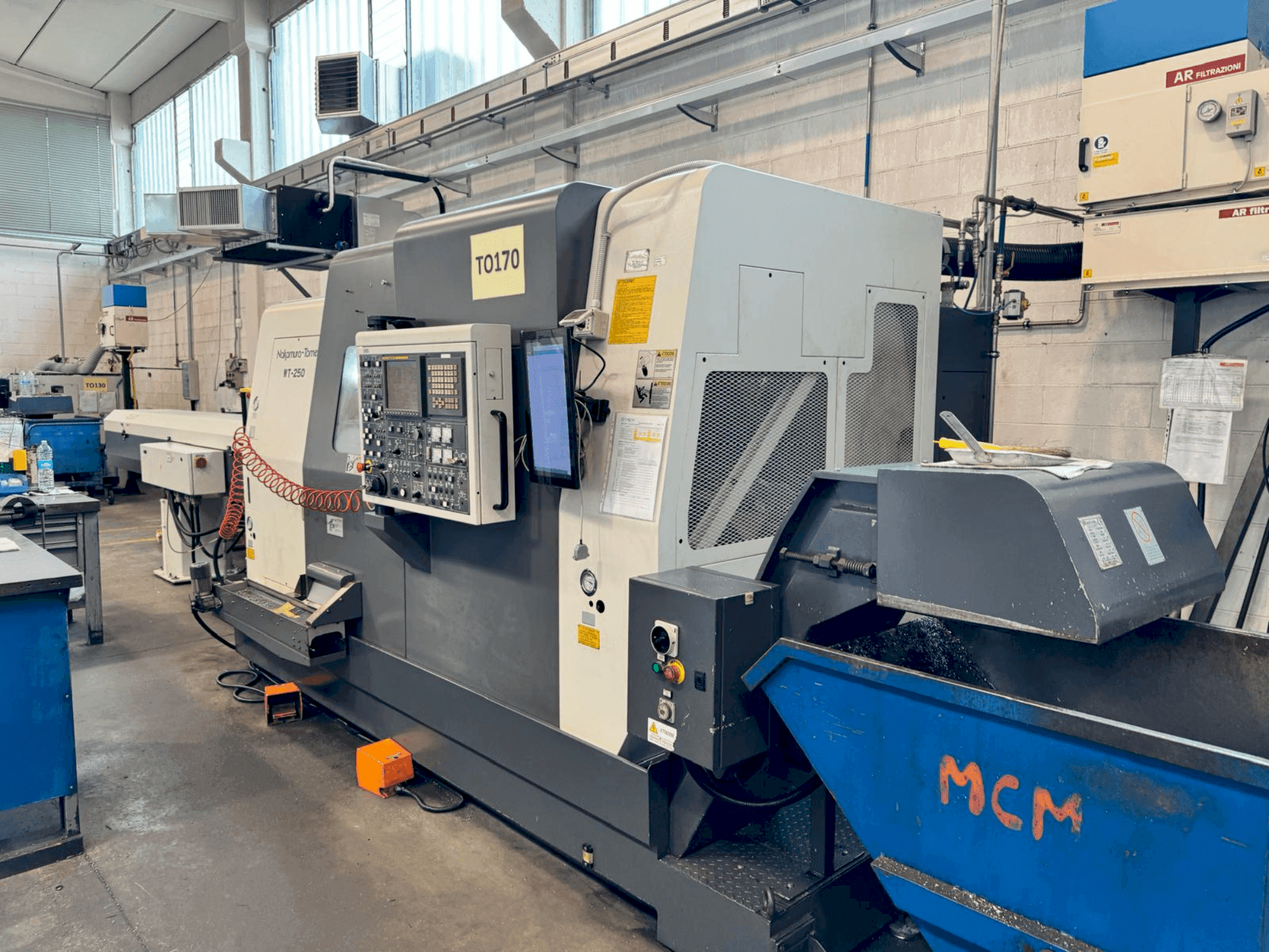 Vue de face de la machine NAKAMURA WT 250