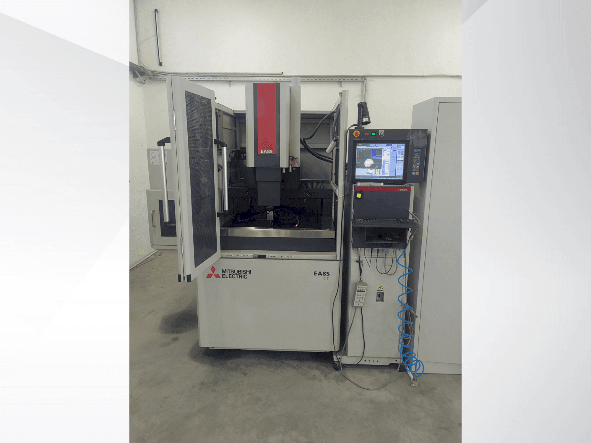 Vue de face de la machine Mitsubishi Electric EA8S