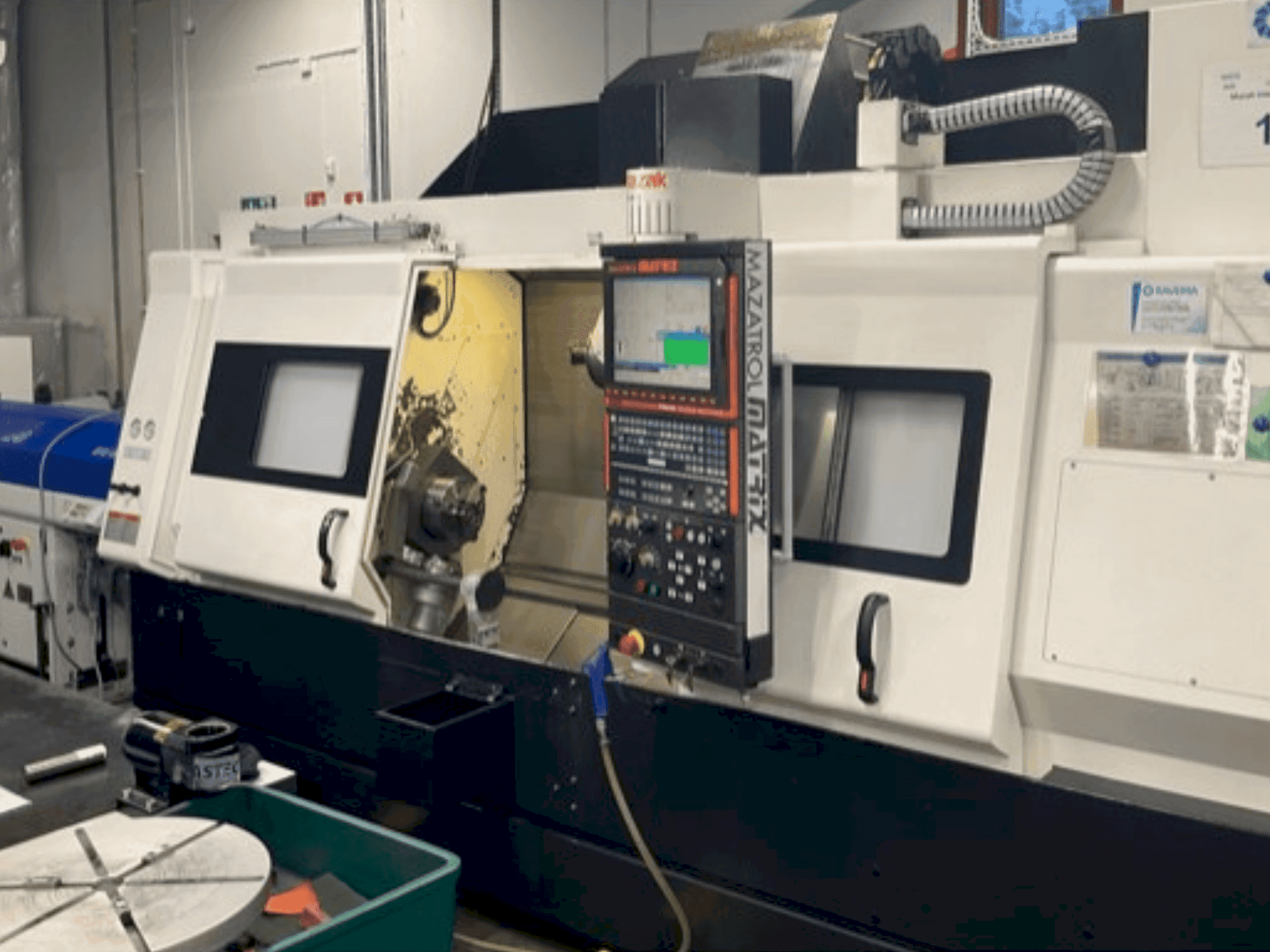 Vue de face de la machine Mazak INTEGREX 200-IV S