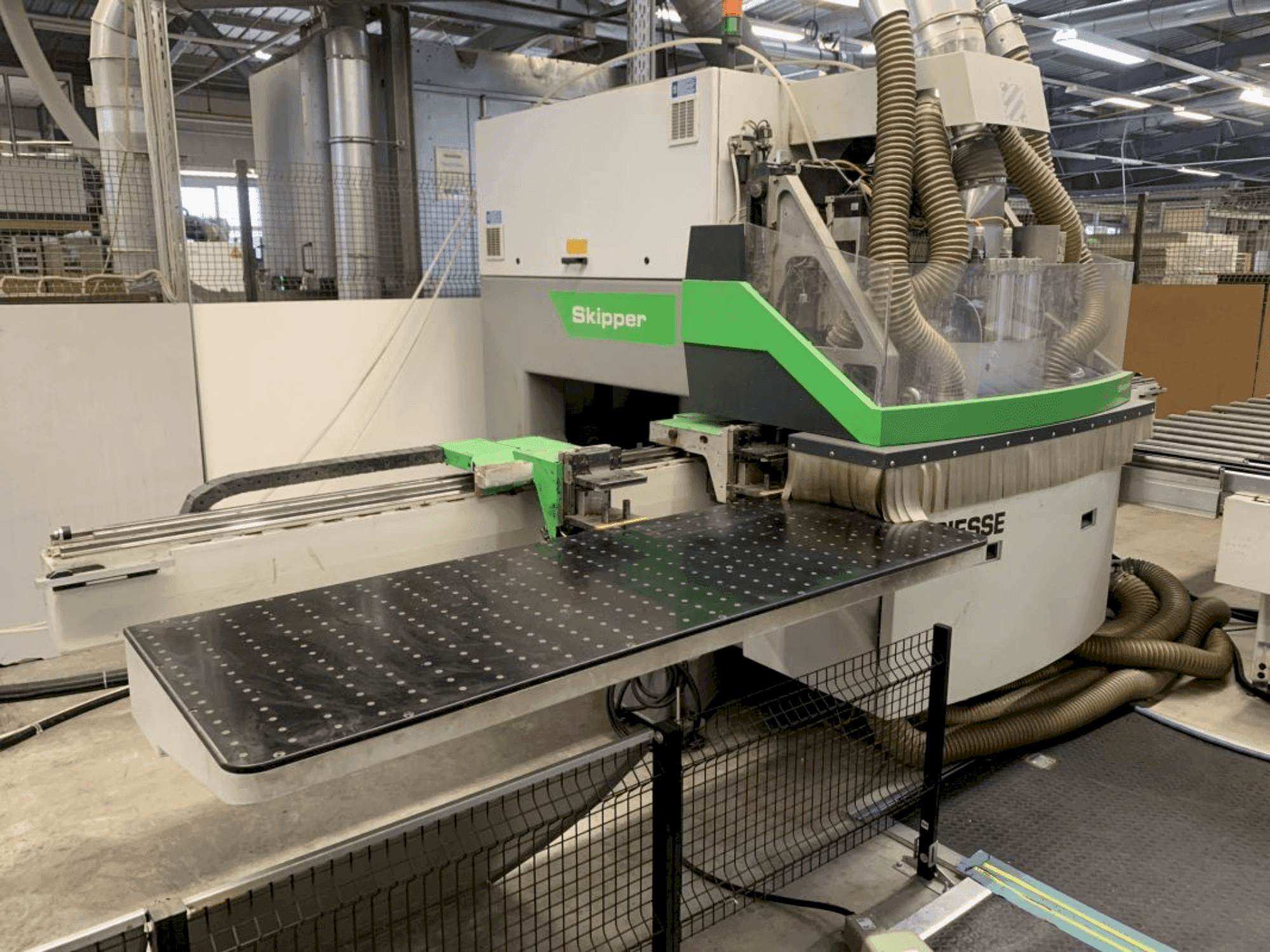 Vue de face de la machine BIESSE Skipper 130