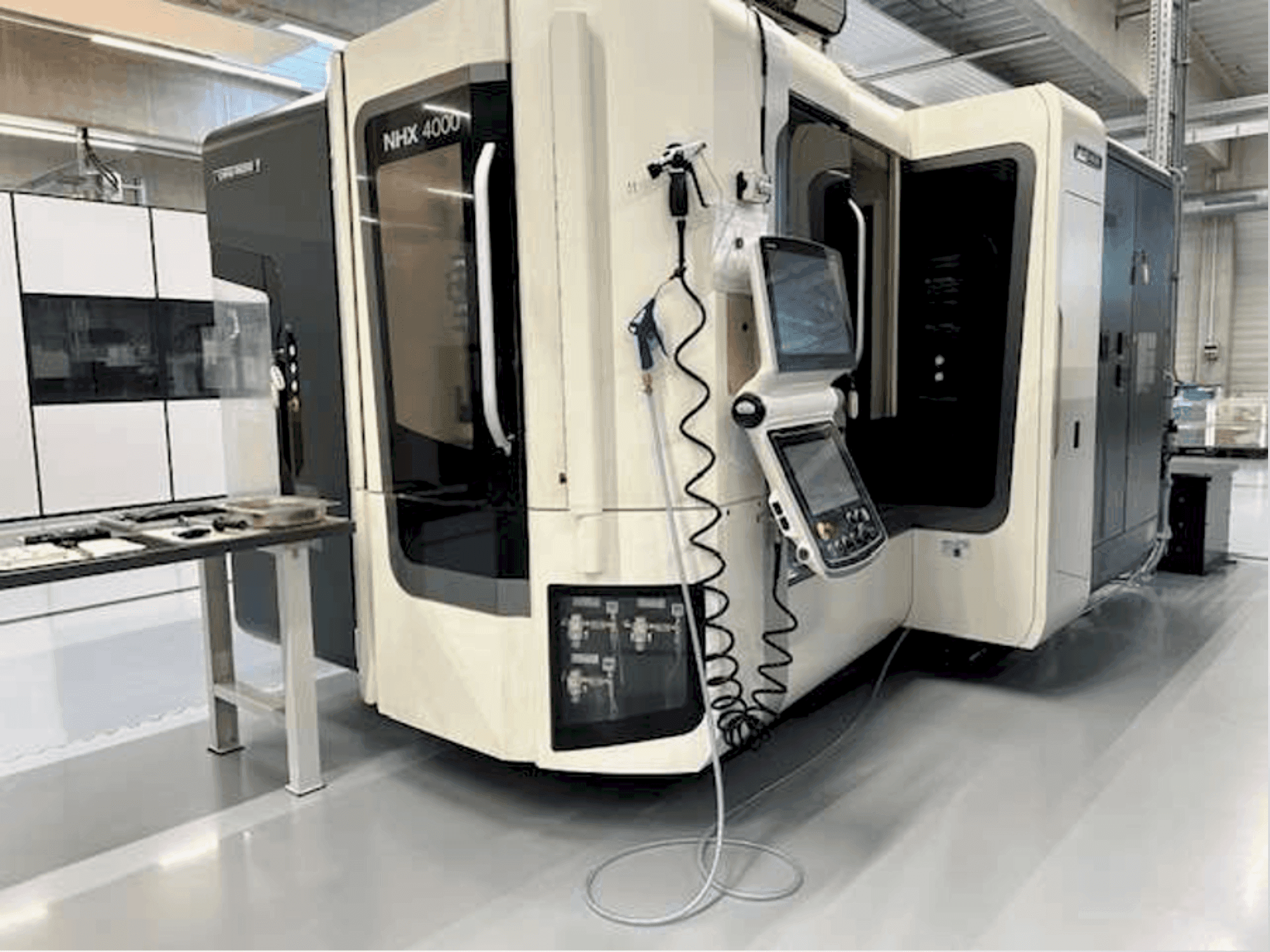 Vue de face de la machine DMG MORI NHX 4000