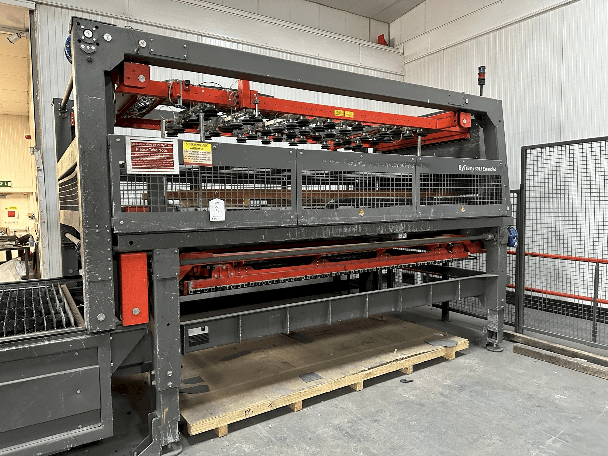 Vue de face de la machine Bystronic By Trans 3015 Extended Automatic Loading