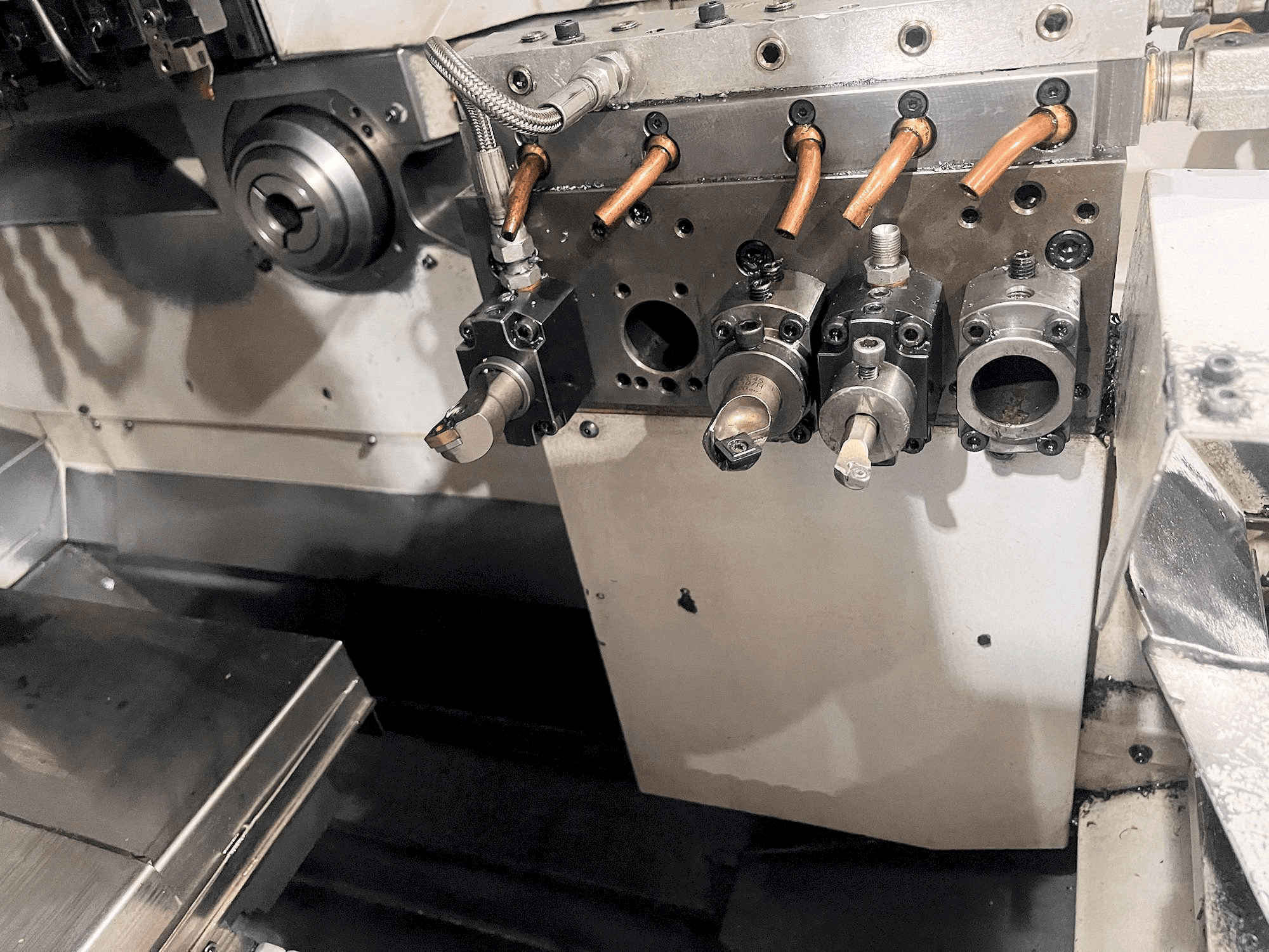 Salle de travail de la machine Citizen L32-1M8