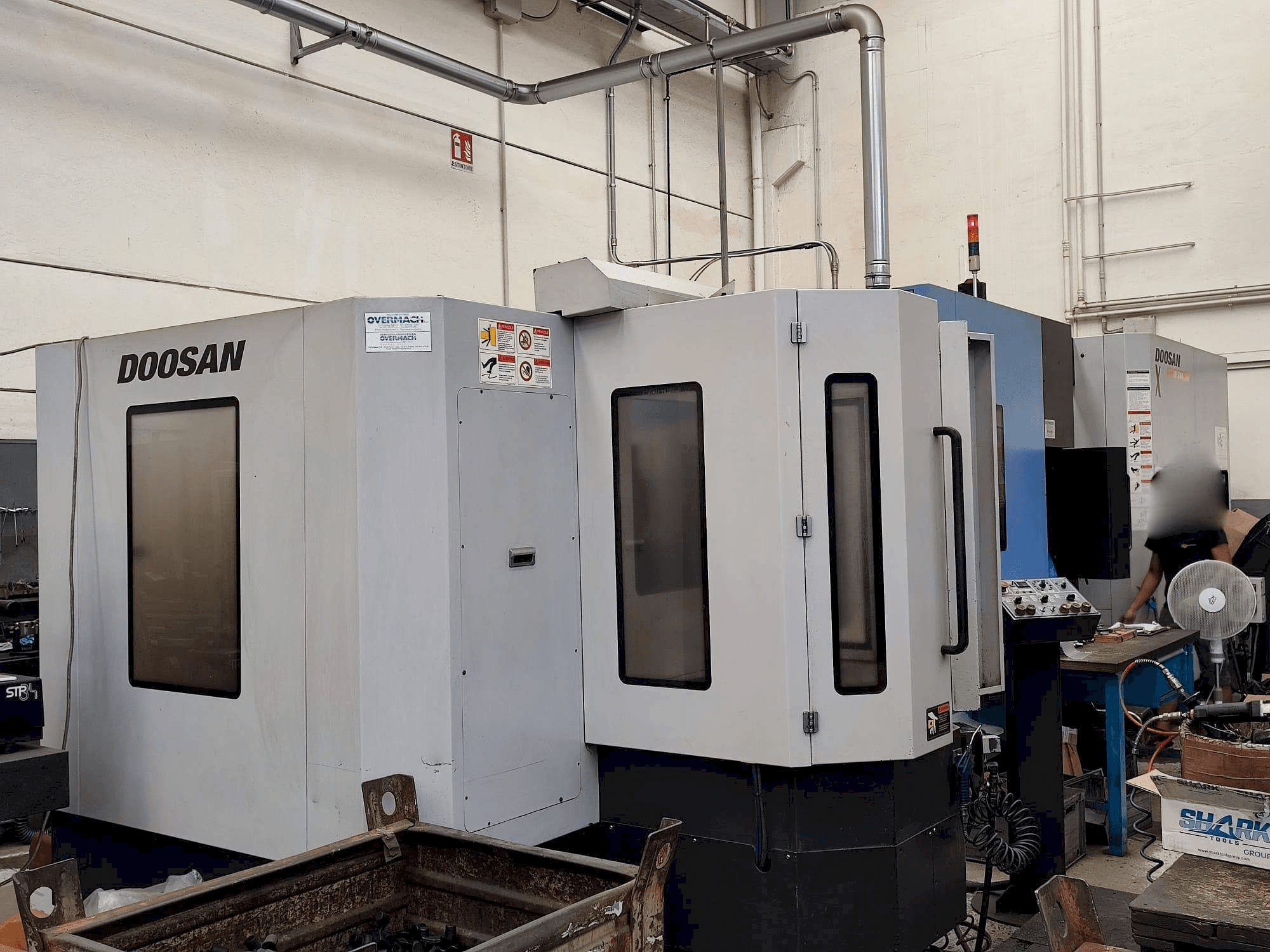 Vue de face de la machine DOOSAN HP 5100
