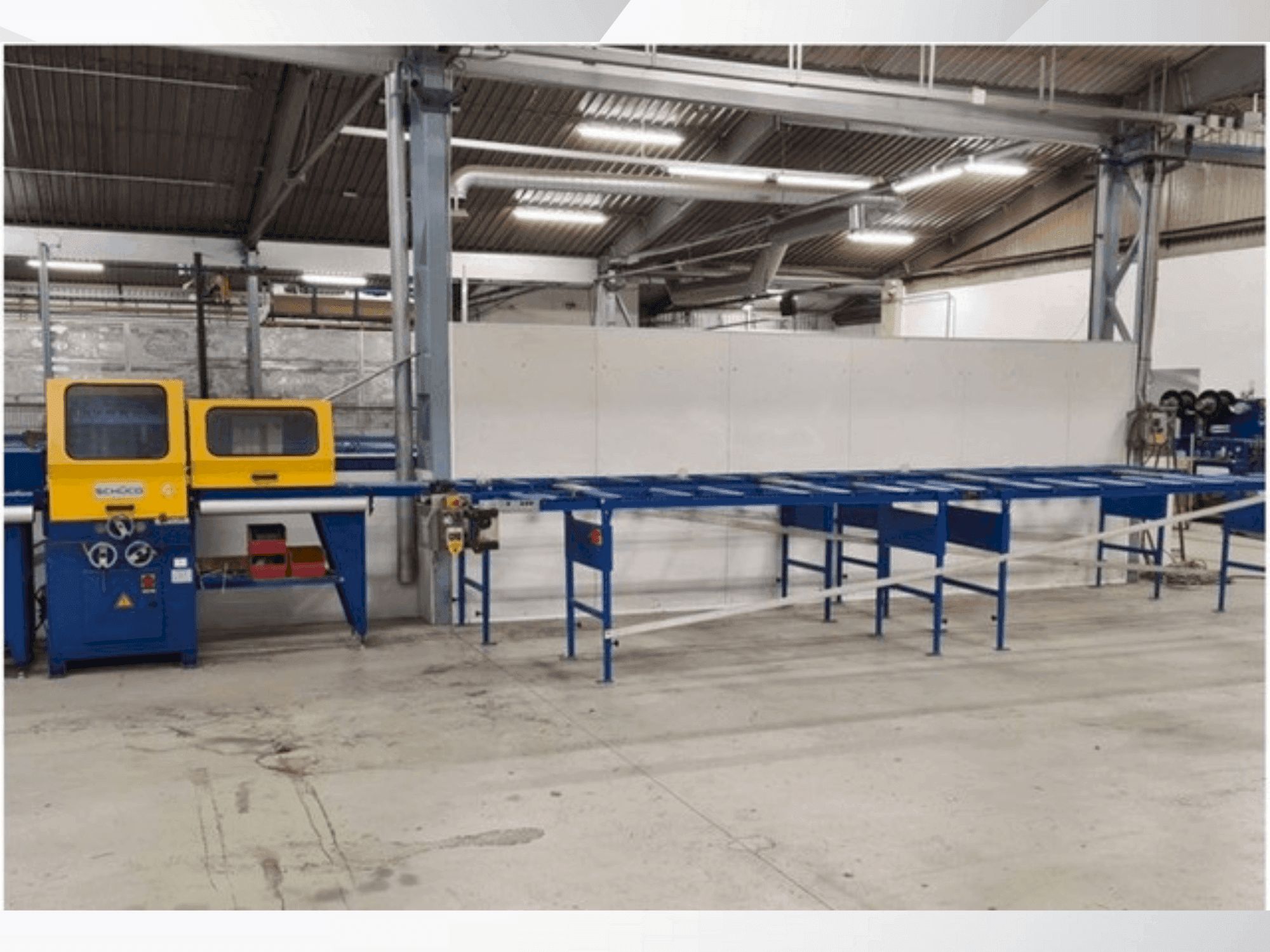 Vue de face de la machine SCHÜCO ISOMAT 5