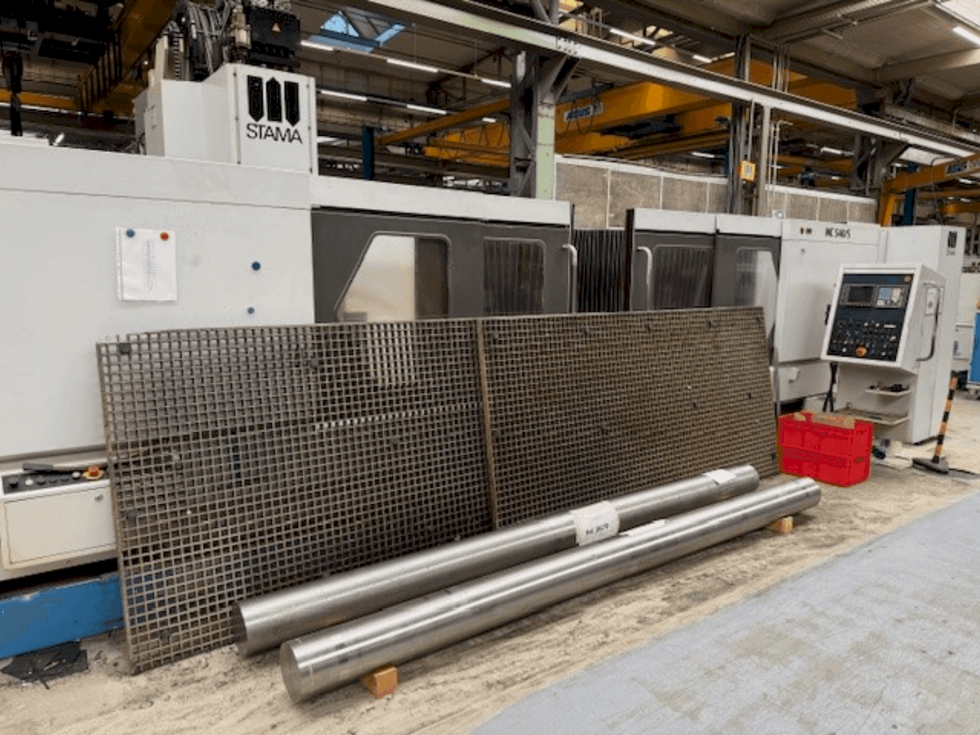 Vue de face de la machine STAMA MC 540