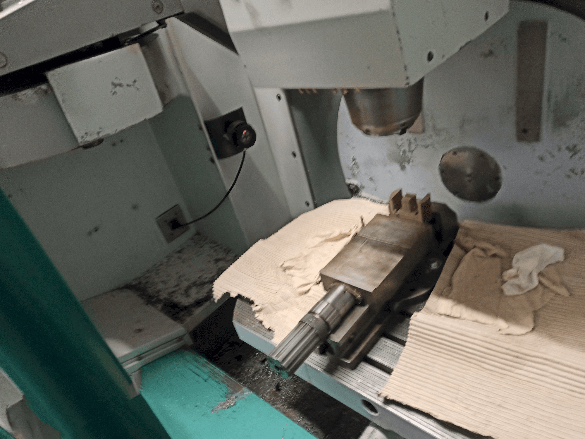 Salle de travail de la machine DECKEL MAHO DMU 50 T