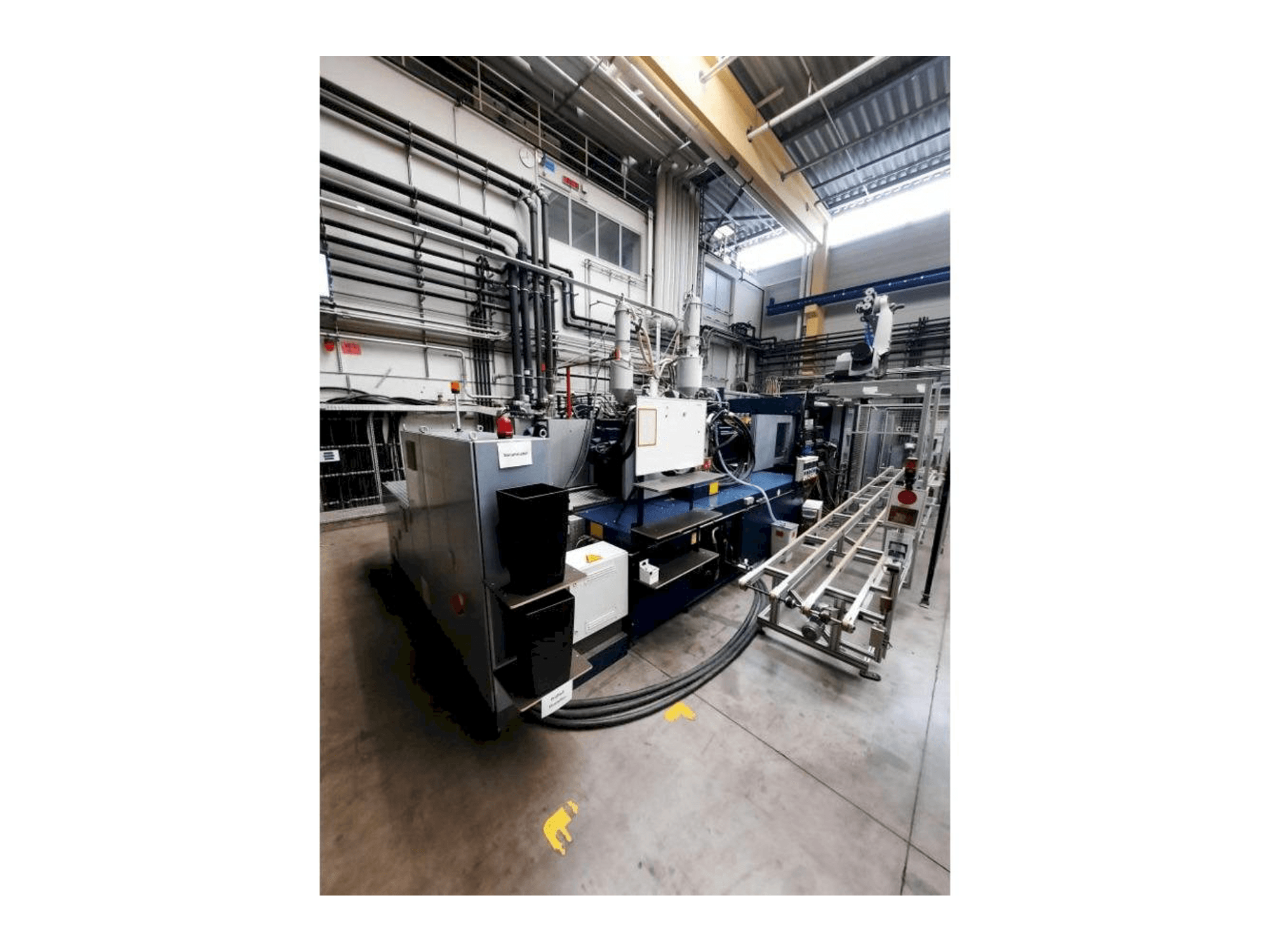 Vue de face de la machine Battenfeld HM13000/9200/7700