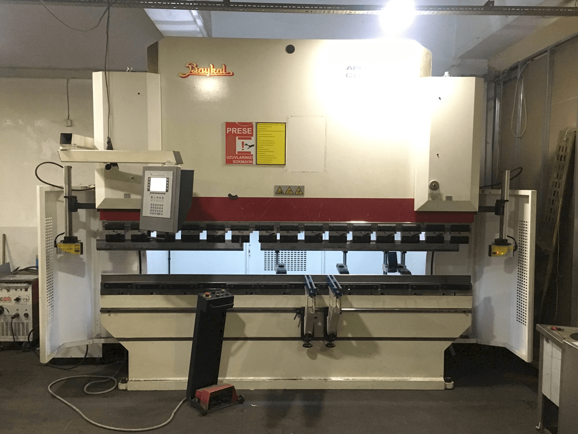 Front view of Baykal APHS 31120 machine