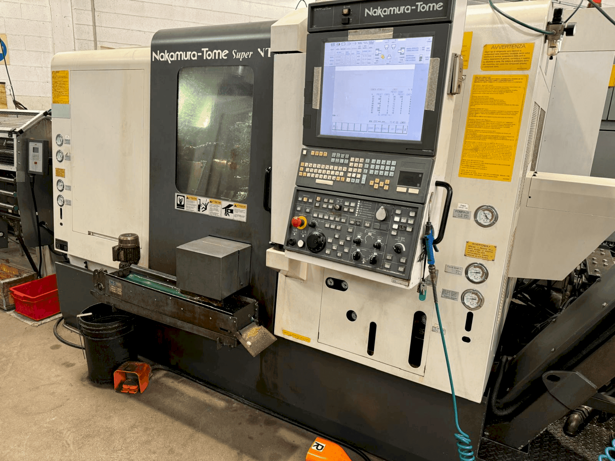 Vue de face de la machine NAKAMURA Super NTY3-100