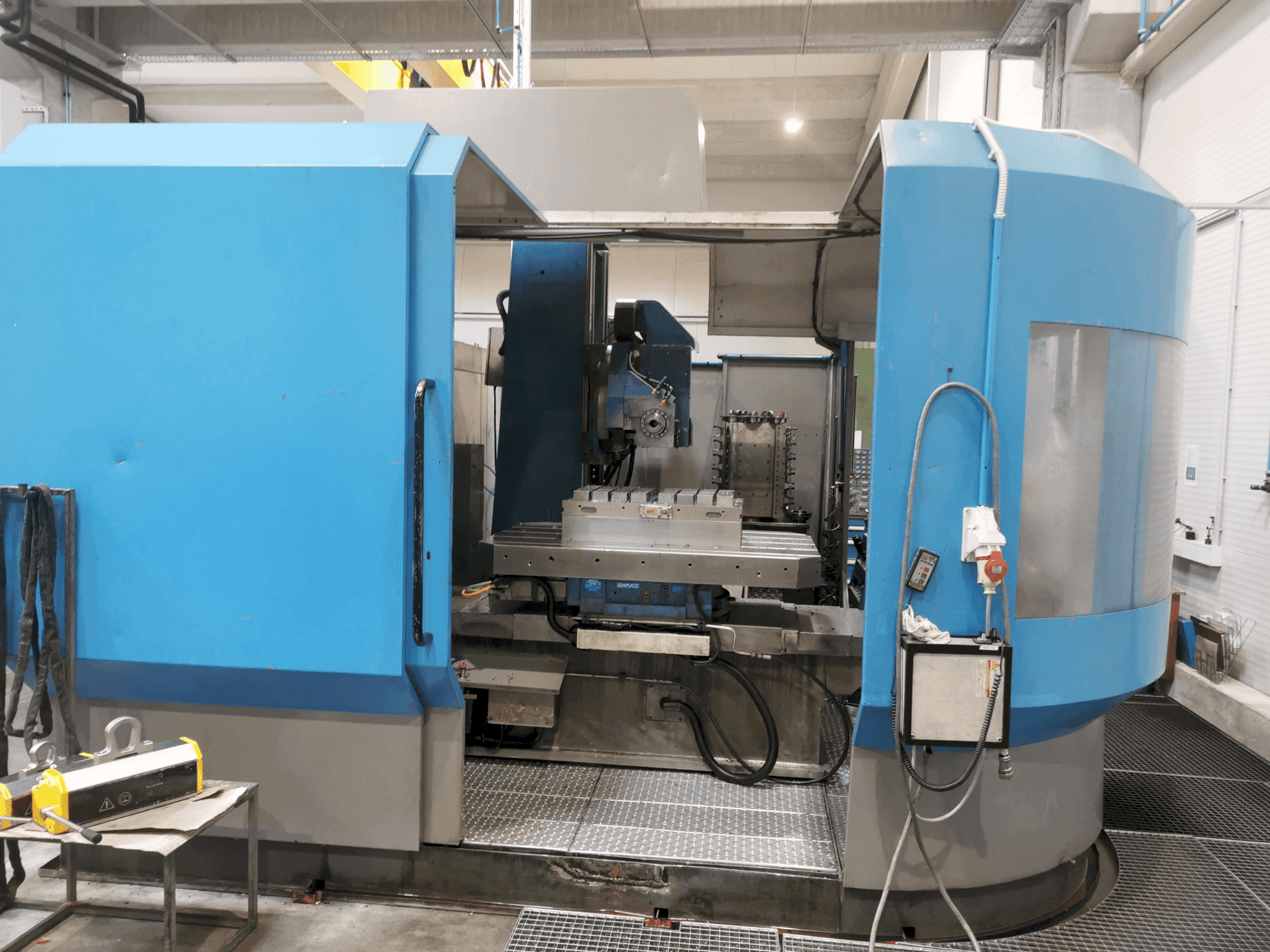 Vue de face de la machine IXION IA 3 TLF