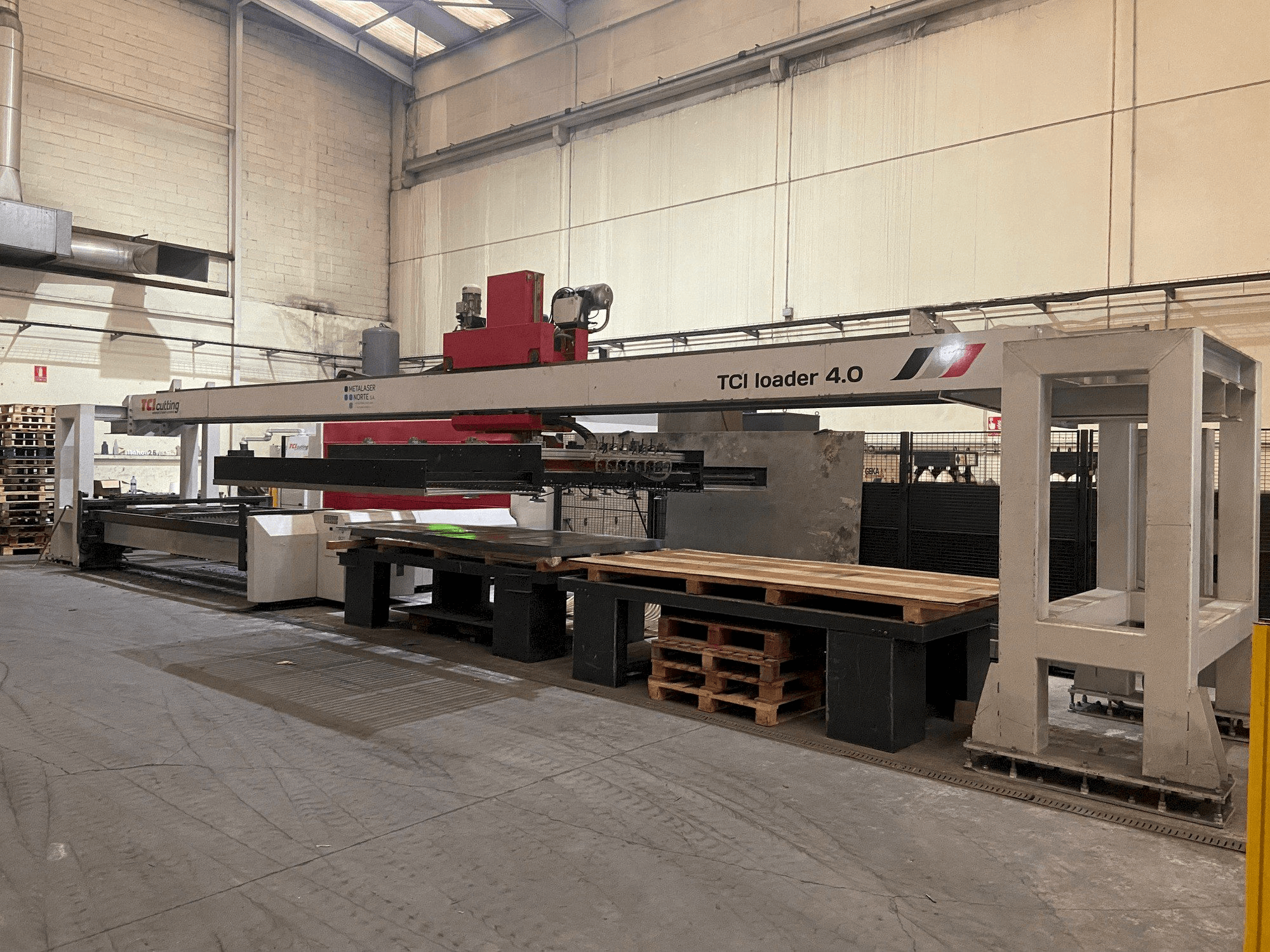 Vue de face de la machine TCI Smartline Fiber 4020