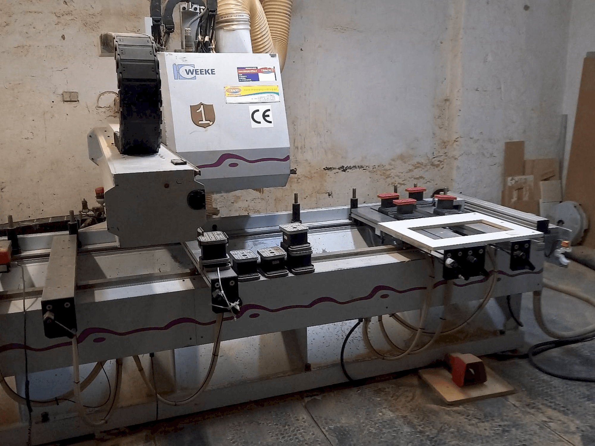 Vue de face de la machine Weeke Optimat BHC 280