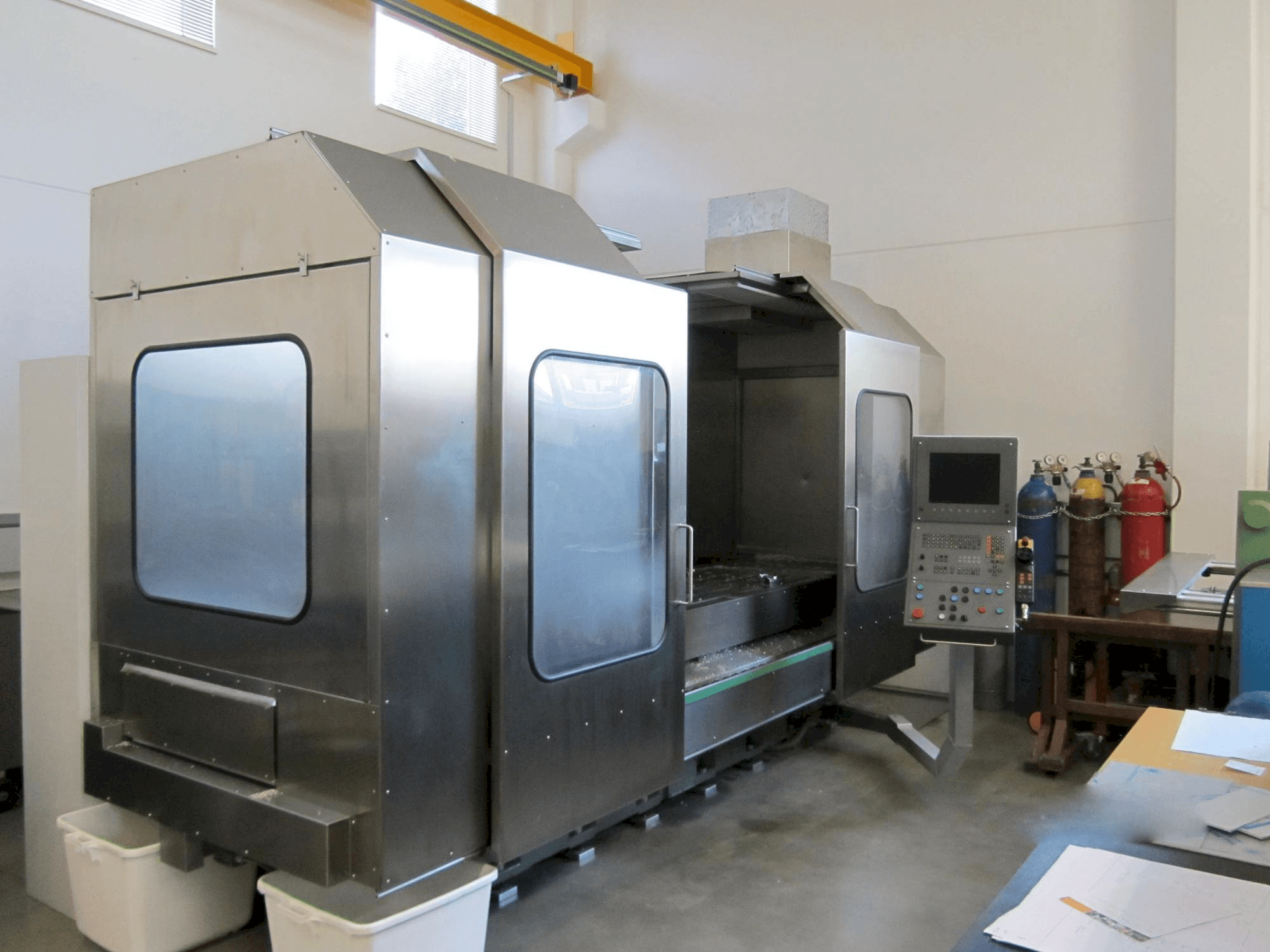 Front view of Zayer BF2200 machine