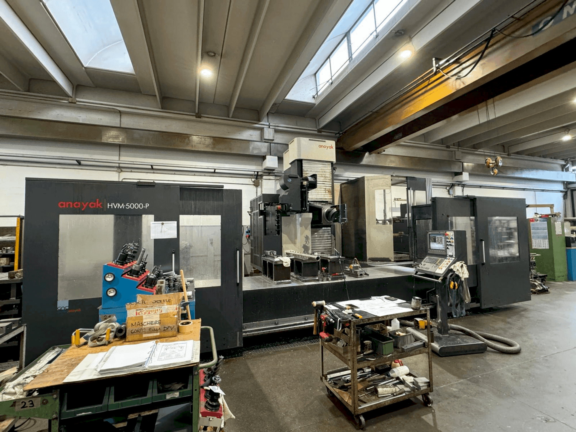 Vue de face de la machine ANAYAK HVM 5000P