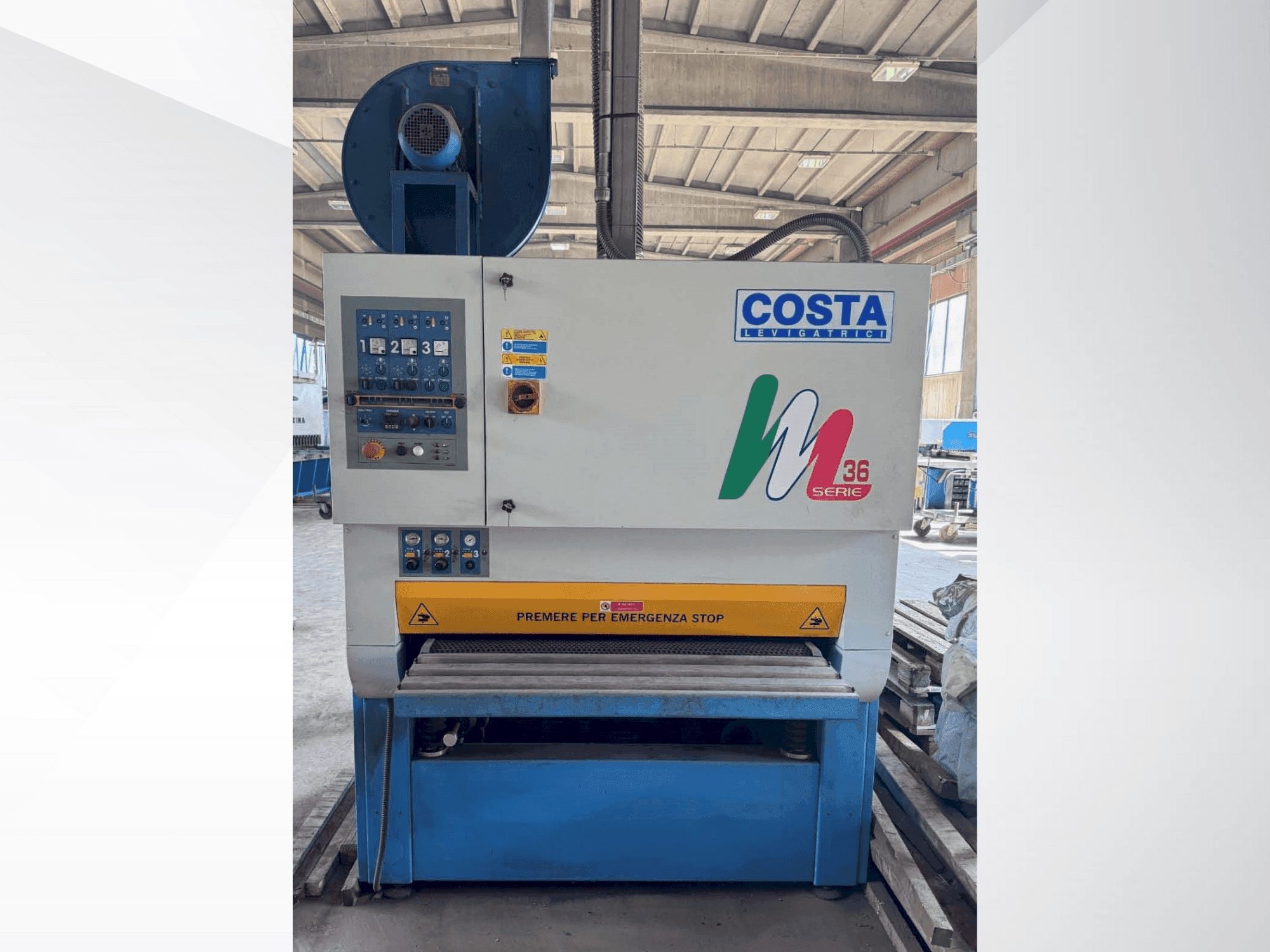 Vue de face de la machine Costa M36 CC1150