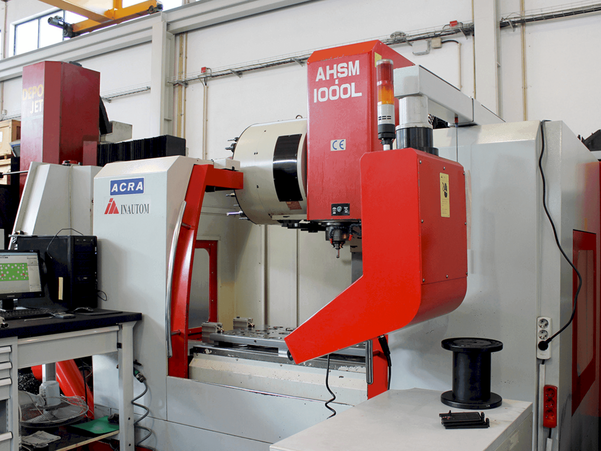 Vue de face de la machine ACRA AHSM 1000 L