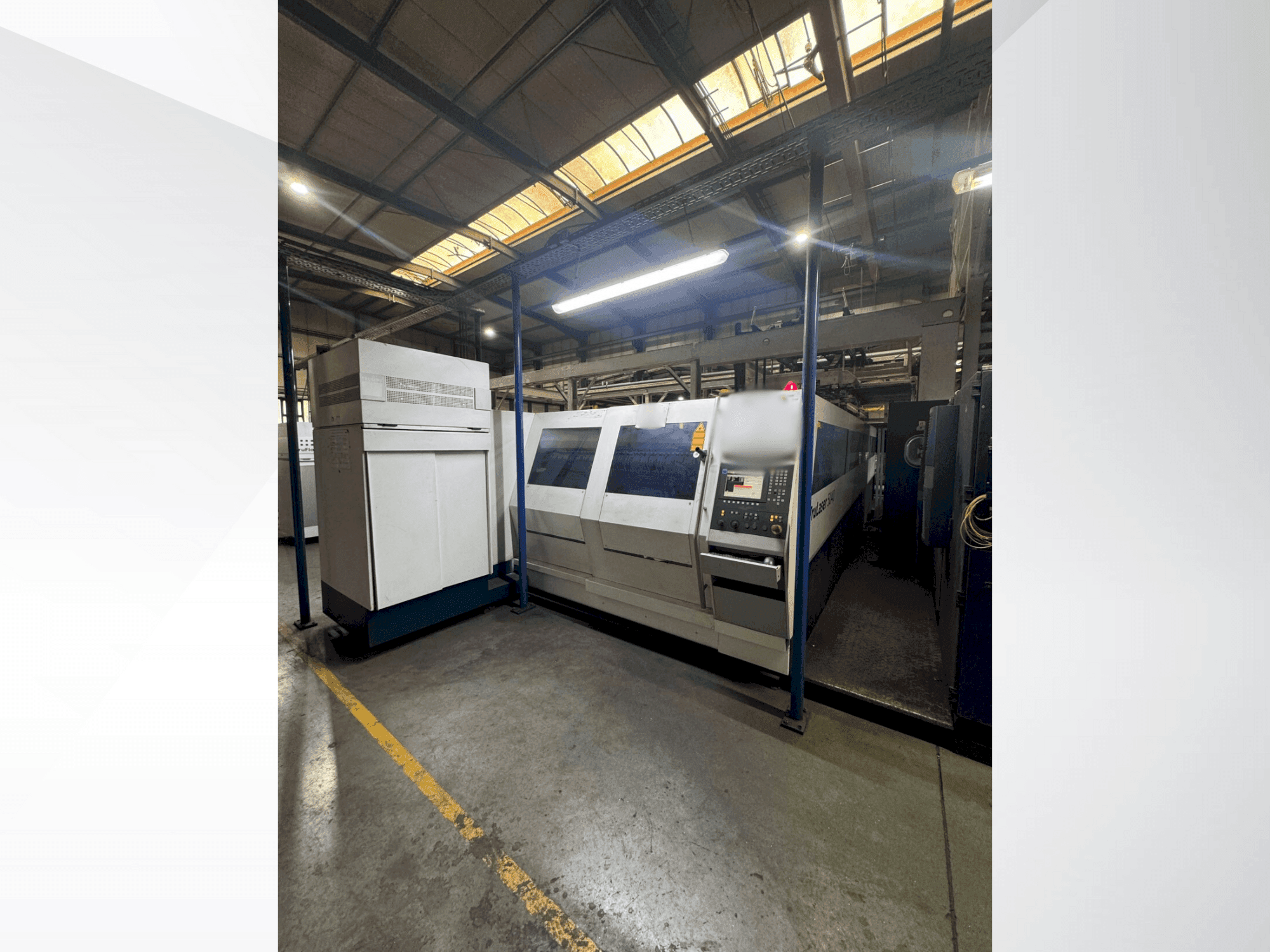 Vue de face de la machine TRUMPF TruLaser 3040