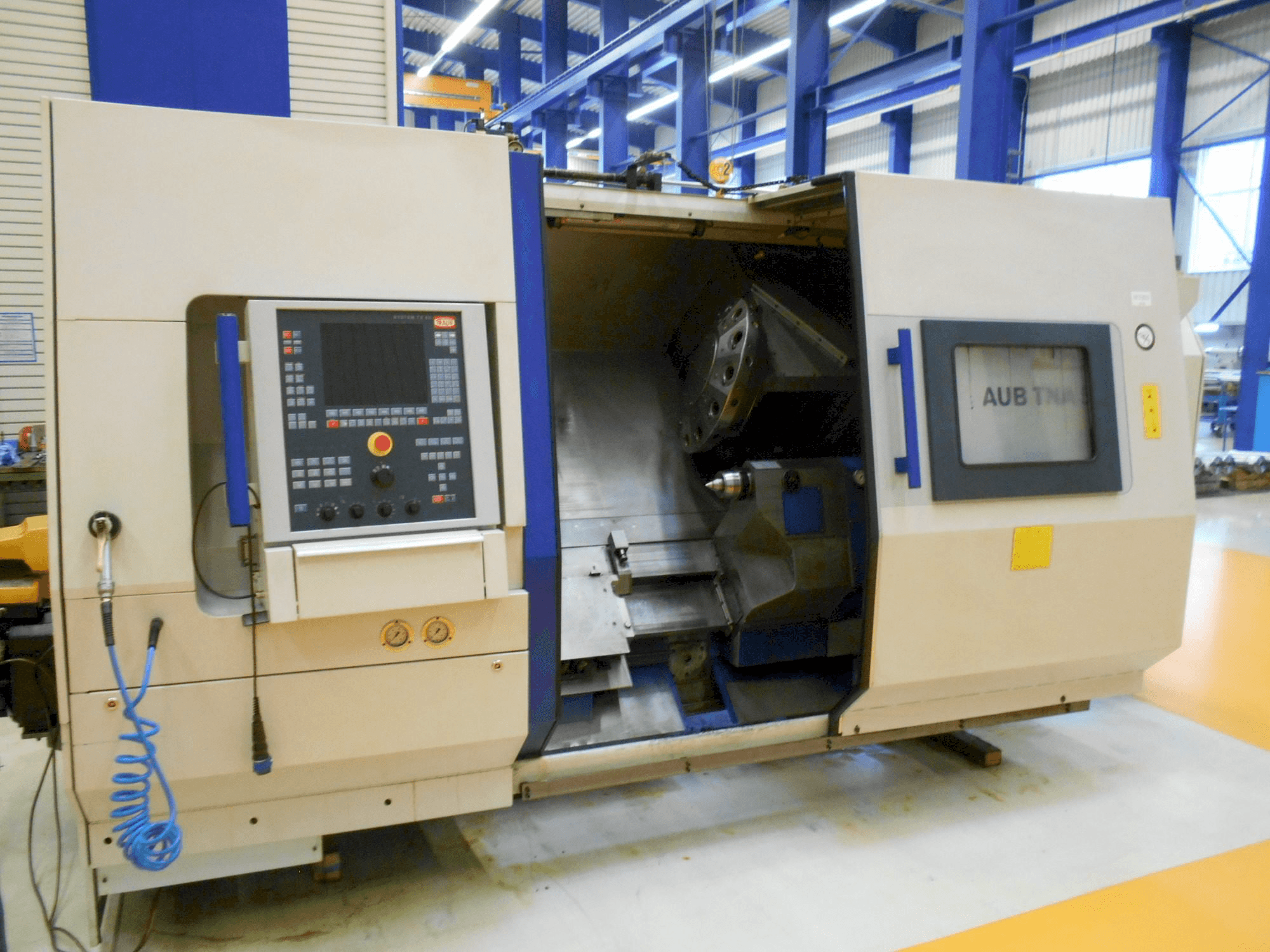 Vue de face de la machine TRAUB TNA 500