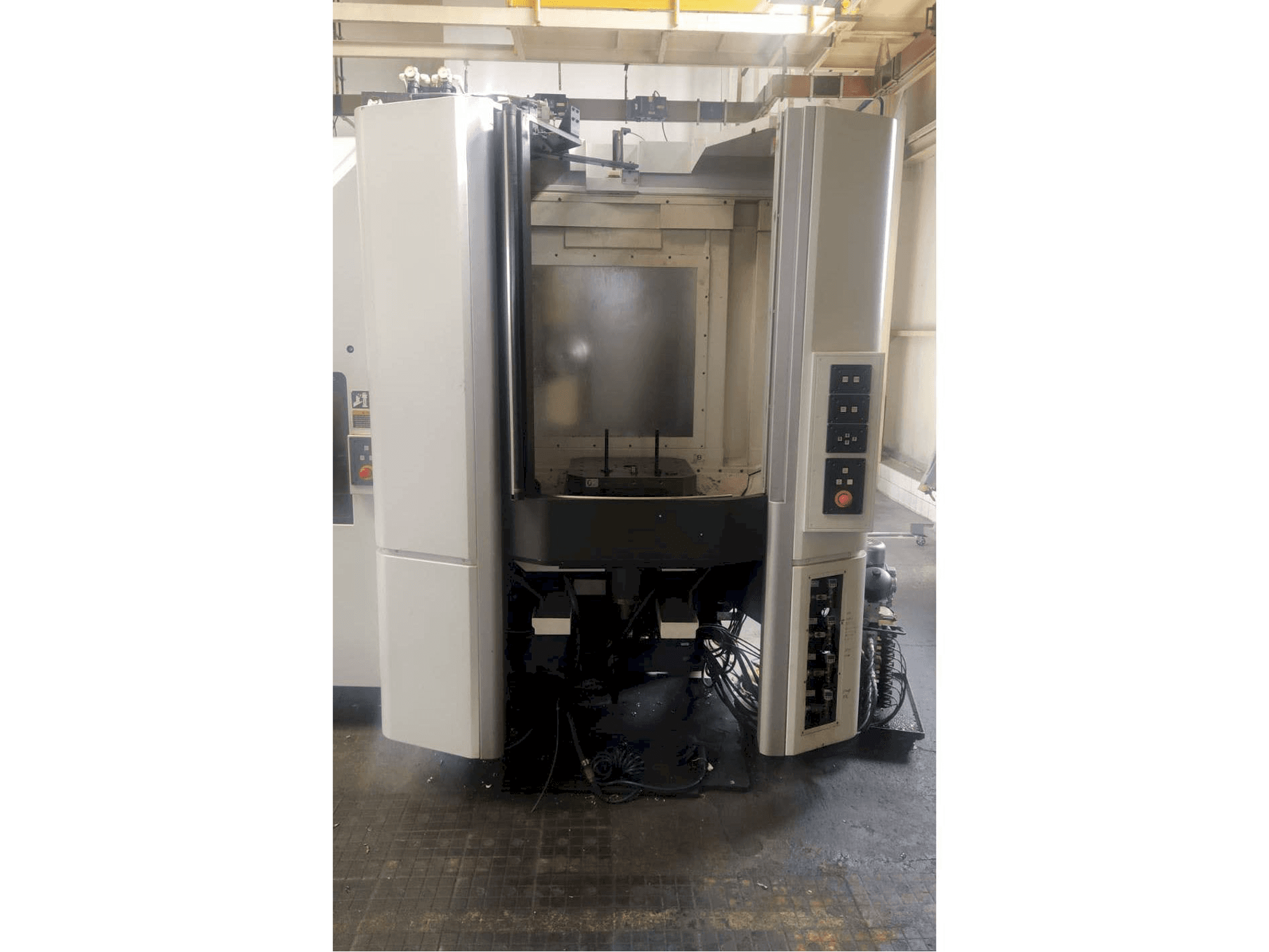 Vue de face de la machine MORI SEIKI NHX 5000