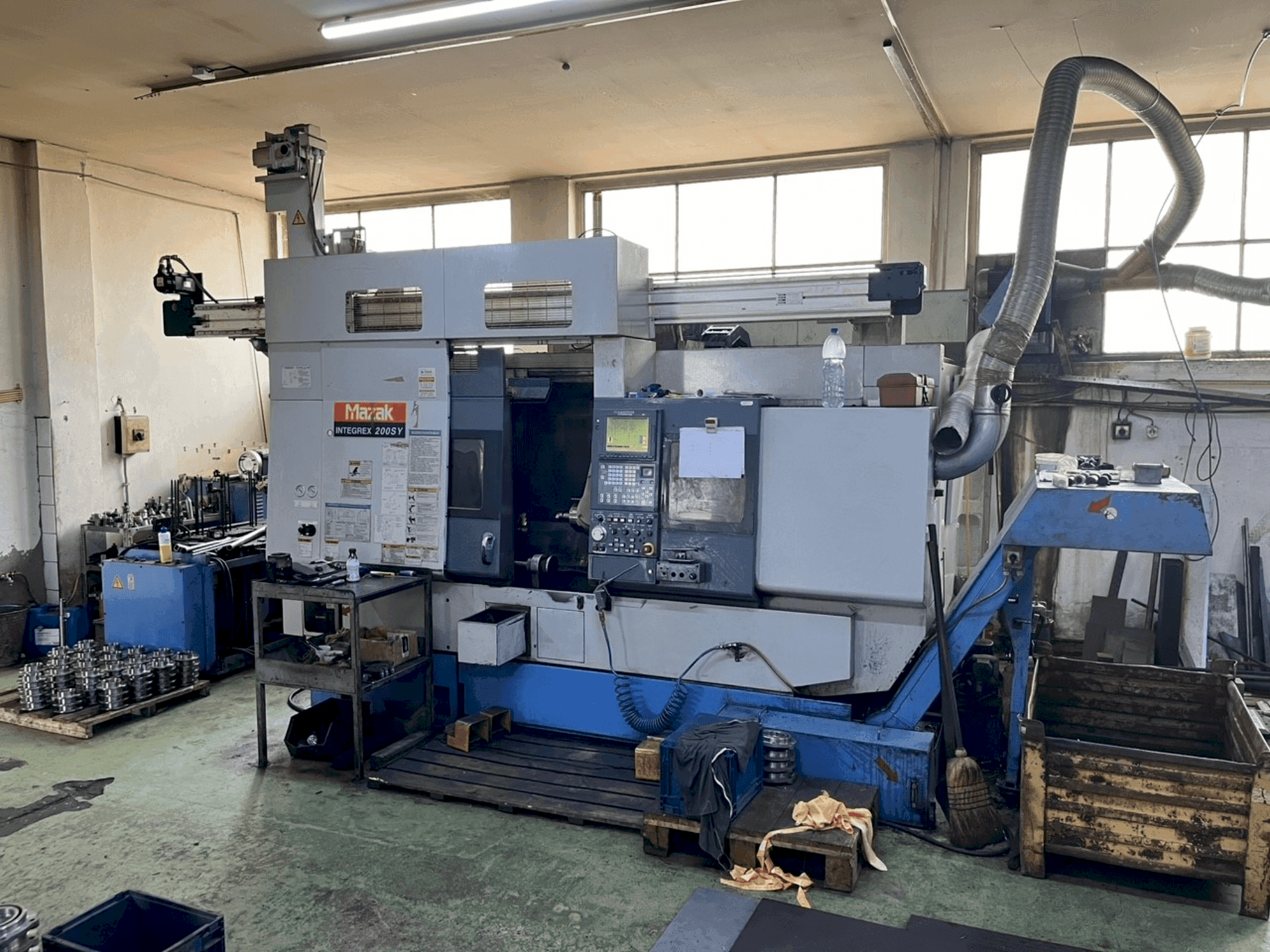 Vue de face de la machine Mazak Integrex 200SY (1999)