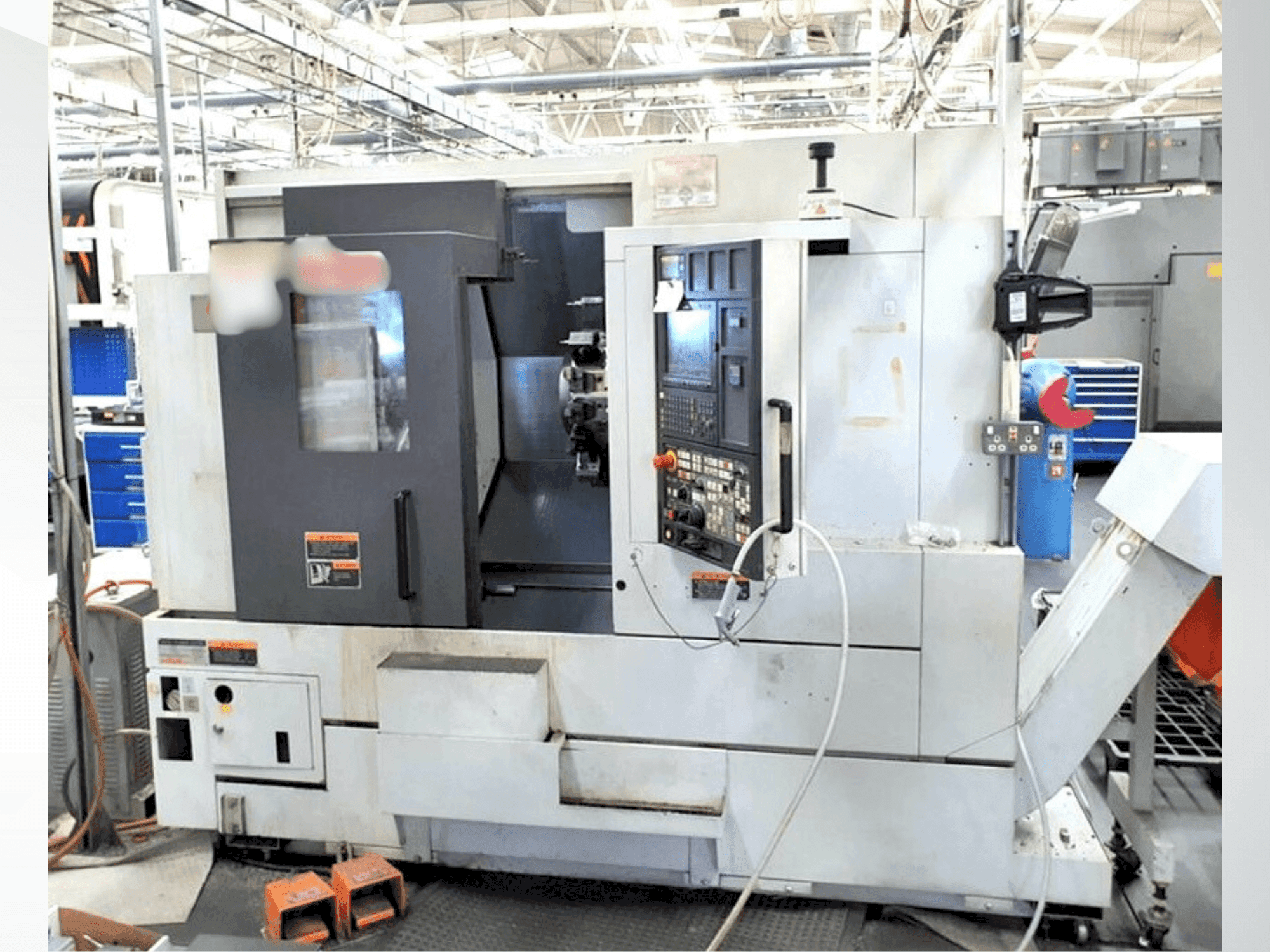 Vue de face de la machine MORI SEIKI NL2000Y