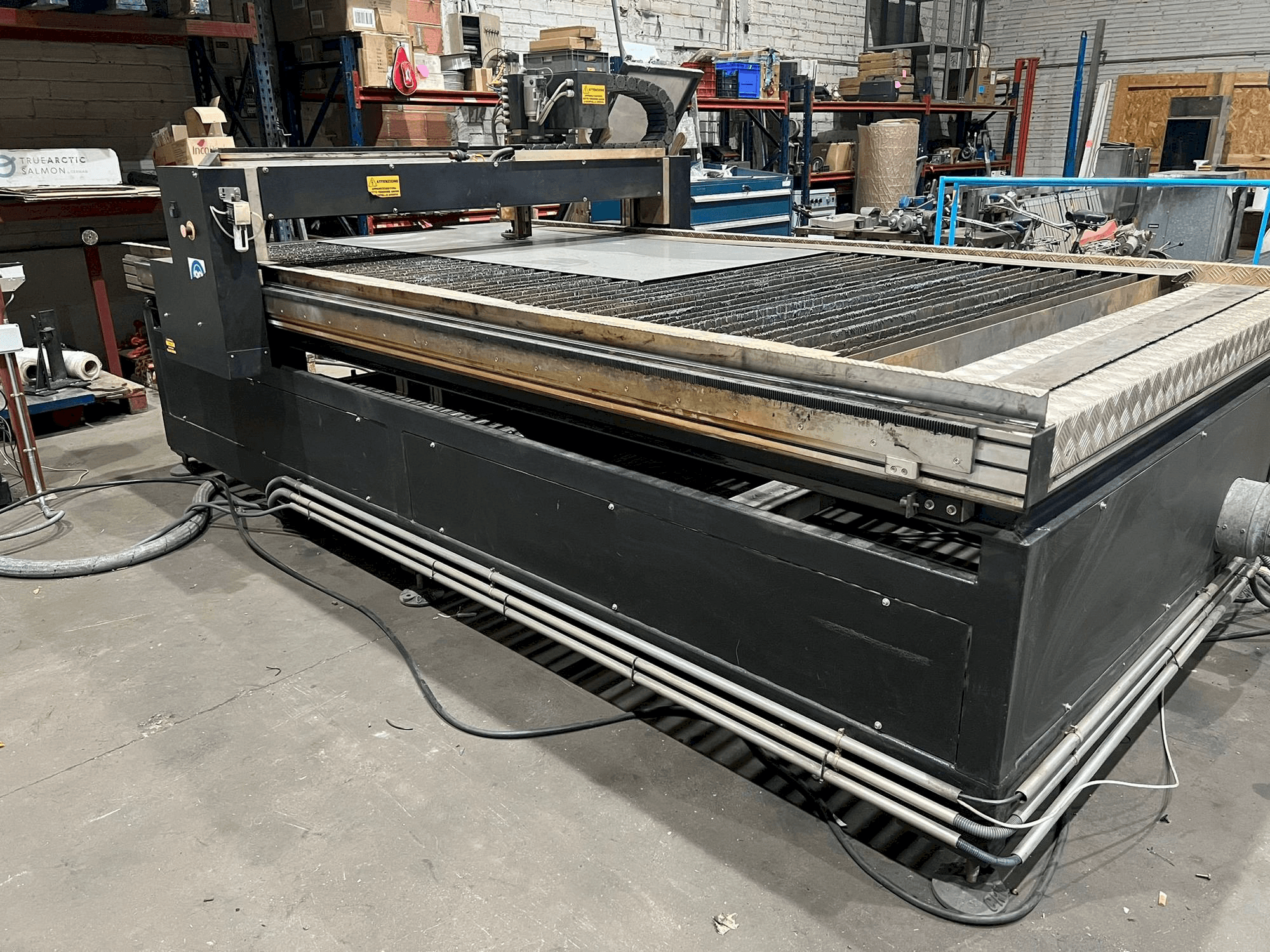 Vue de face de la machine CRM PTFSTD3015 PW