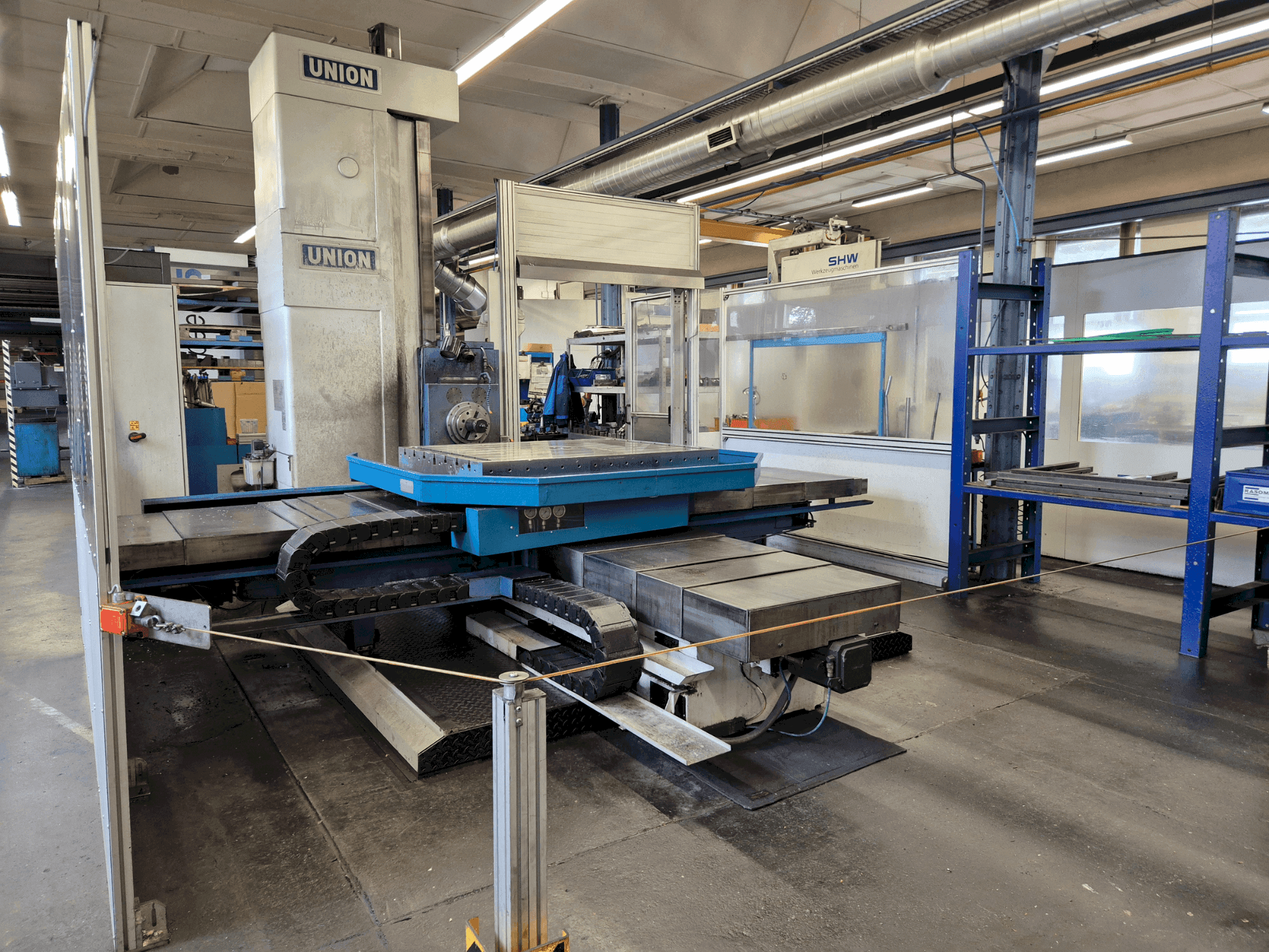 Vue de face de la machine UNION T105