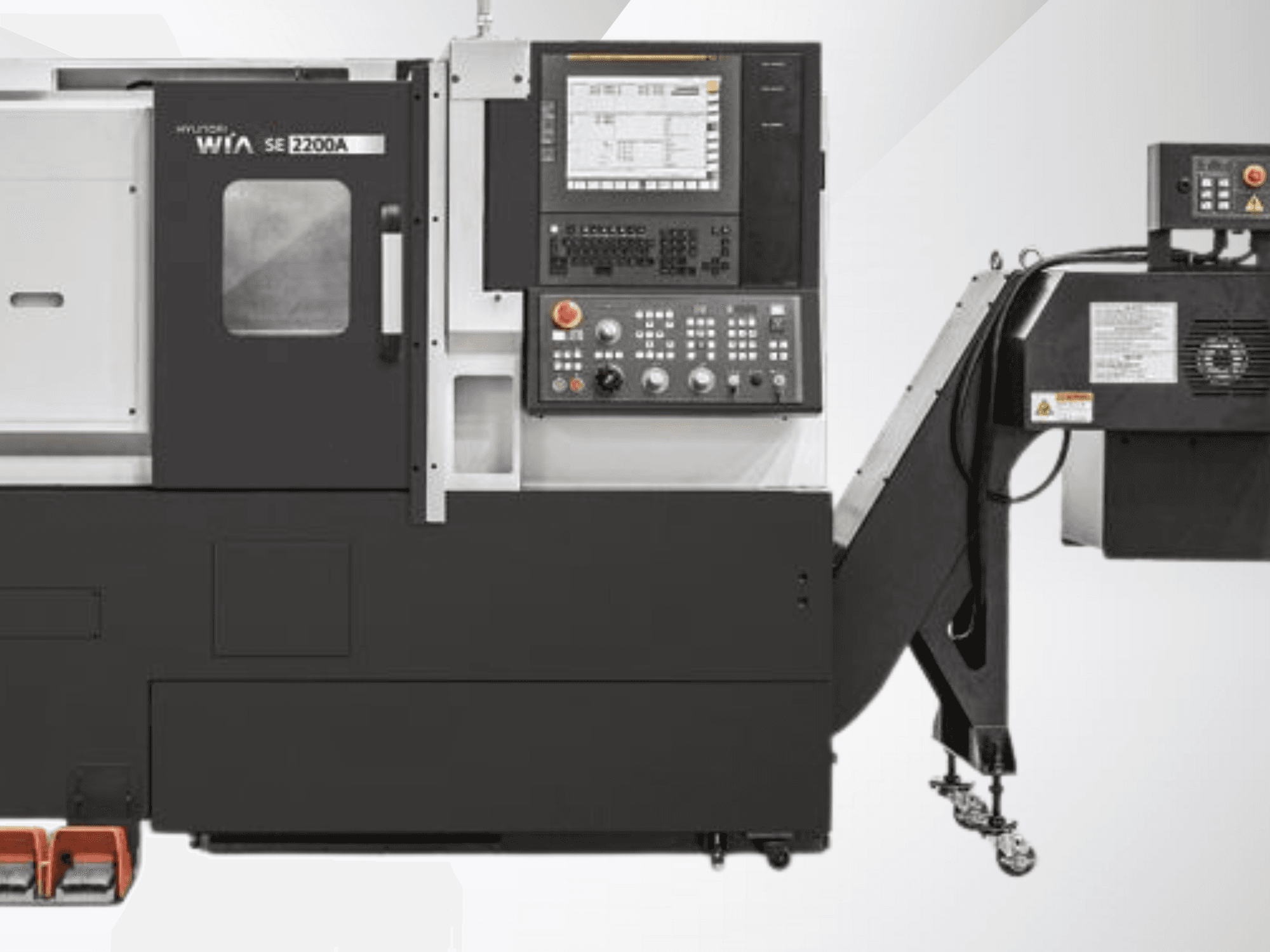 Tour CNC Hyundai WIA SE 2200A, vue de face, doté d'un panneau de commande et d'un moteur de broche, conçu pour l'usinage de précision.