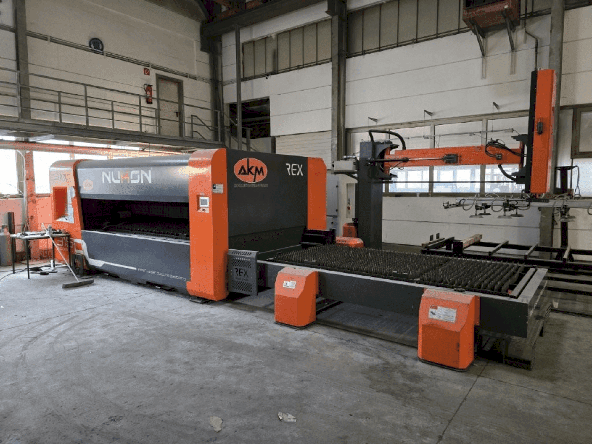 Vue de face de la machine NUKON Rex 315