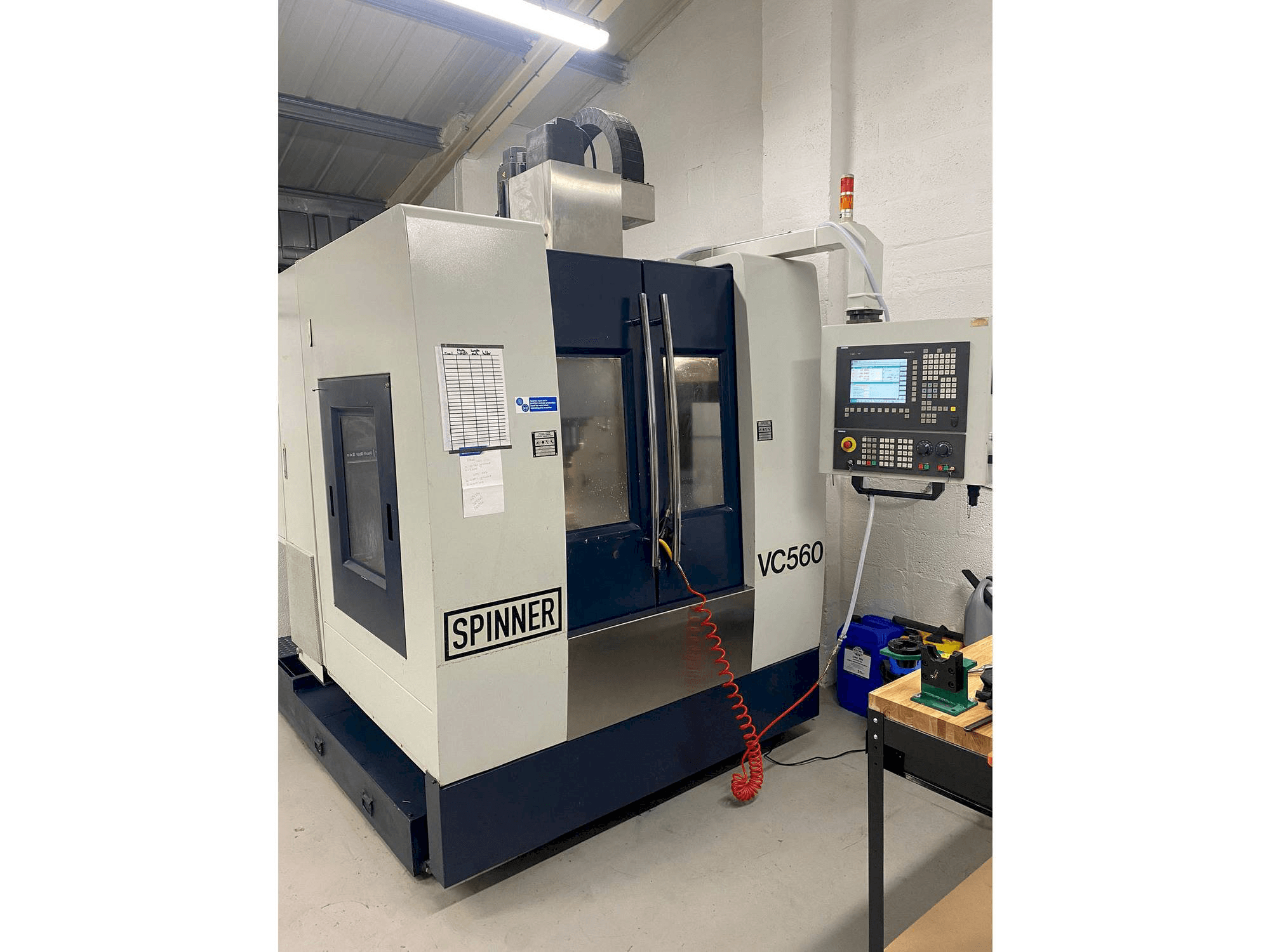 Vue de face de la machine SPINNER VC560