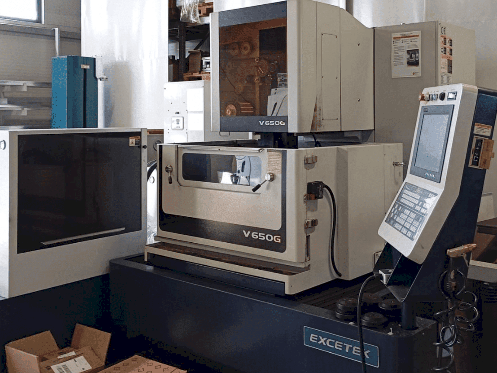 Vue de face de la machine EXCETEK V 650 G