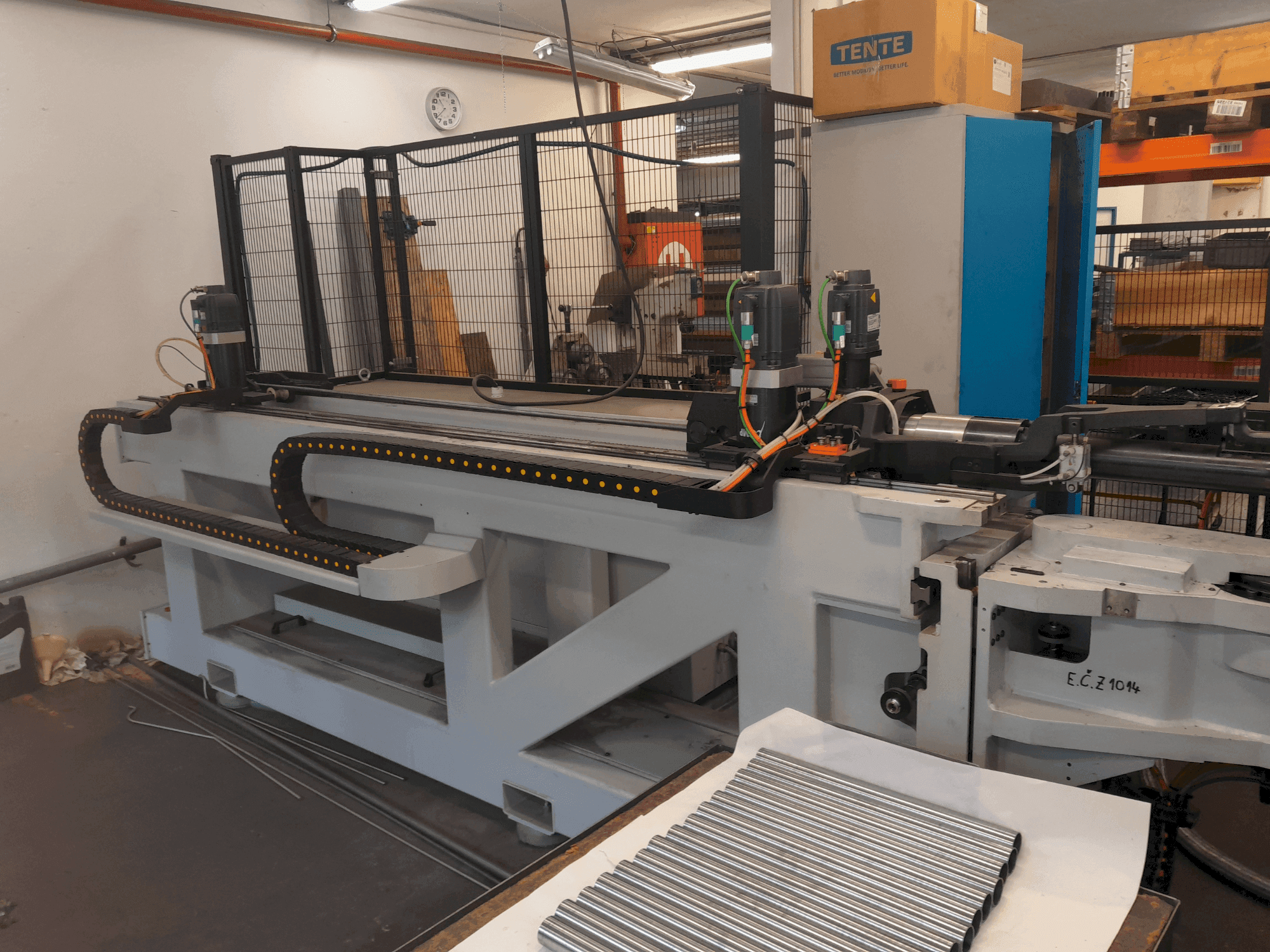 Vue de face de la machine BLM ELECT 40