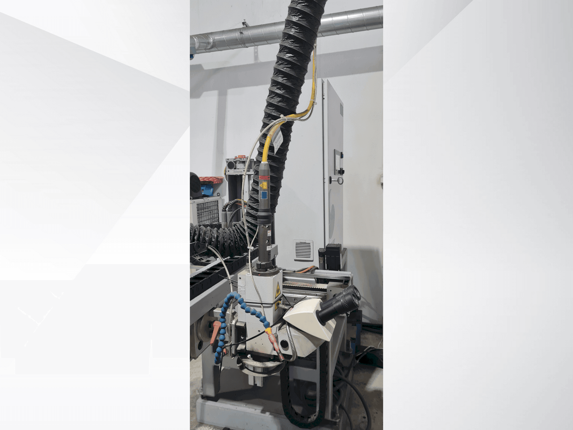 Vue de face de la machine TRUMPF TRUPULSE 304