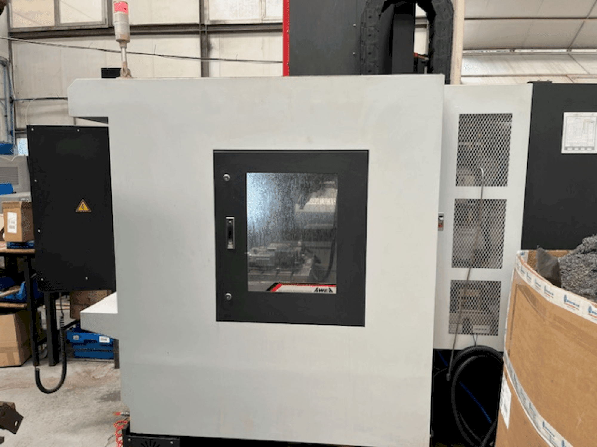 Vue de face de la machine AWEA AF-650