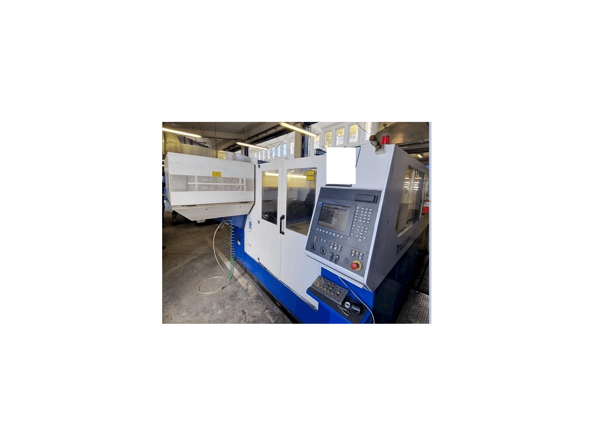Vue de face de la machine Trumpf TRULASER 3030