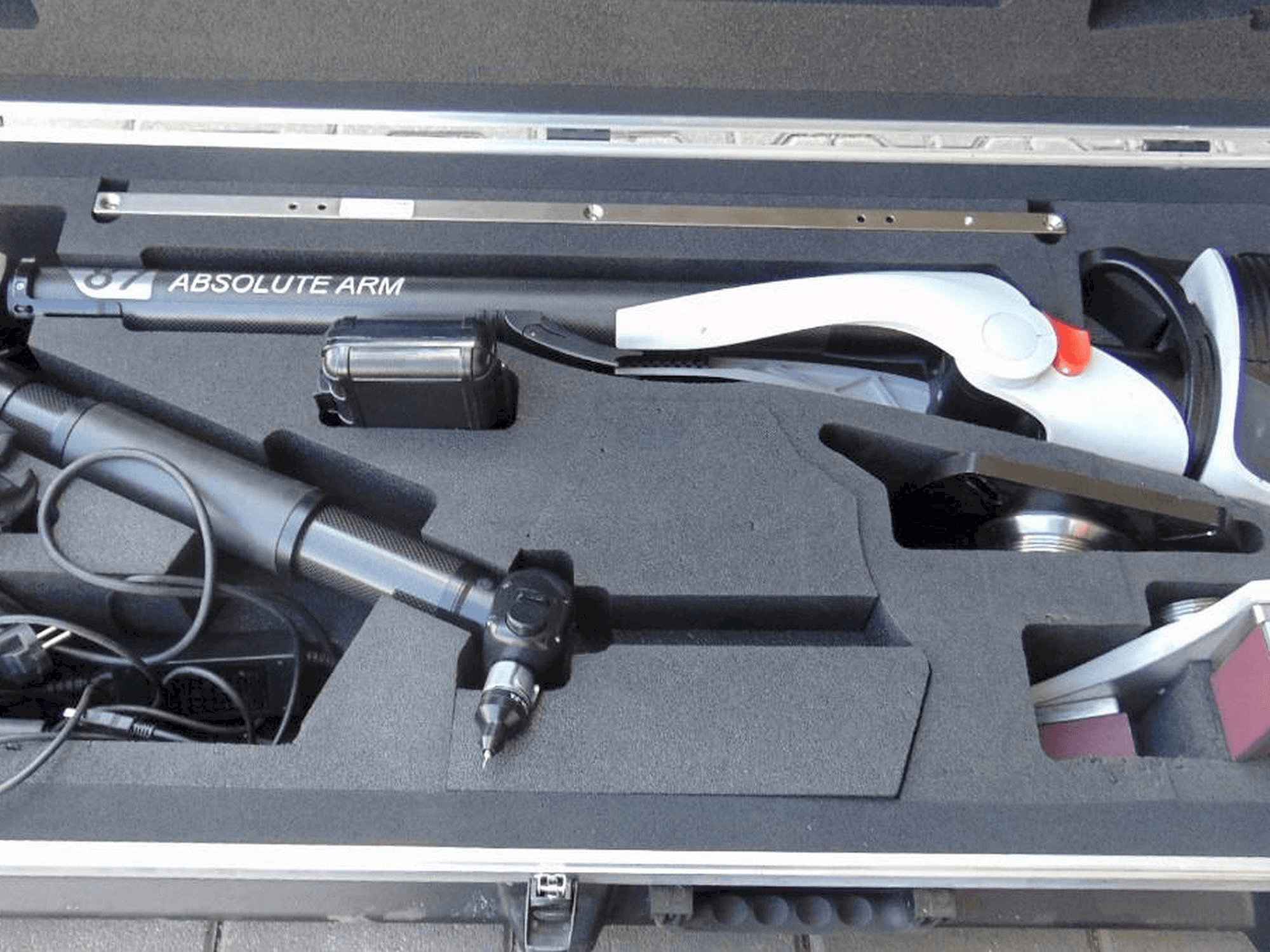 Vue de face de la machine Hexagon RA8 V1