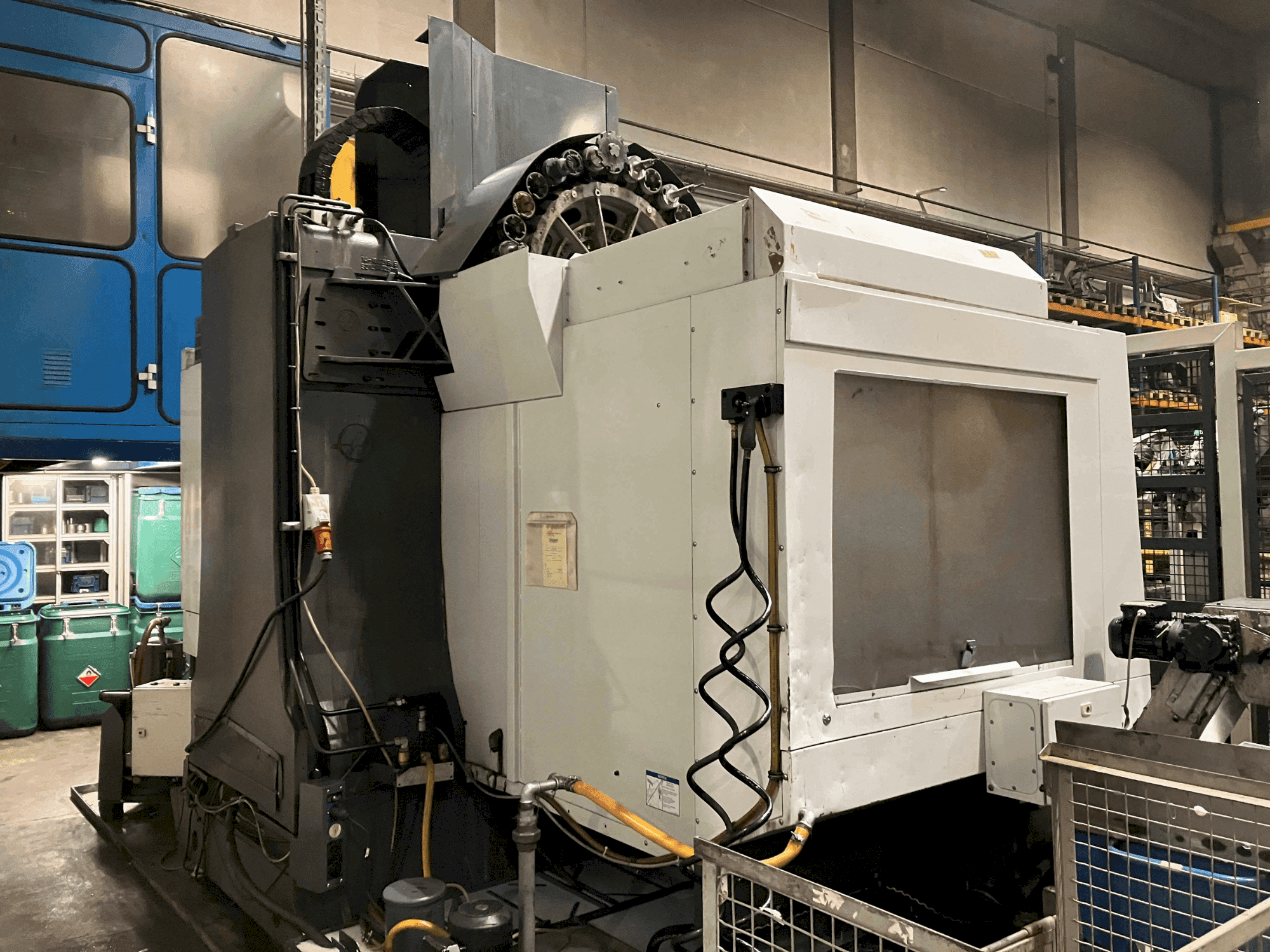 Vue de face de la machine HAAS VF 7/50