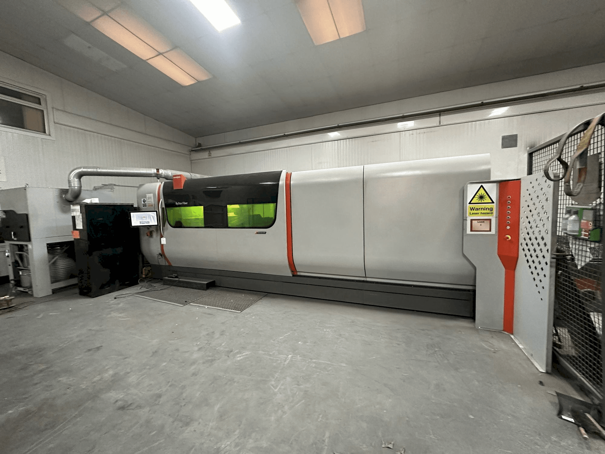 Vue de face de la machine Bystronic Bystar 4020 6KW Fibre with ByTrans